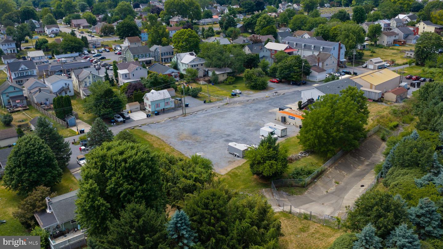 W North Ave Property Photo 11