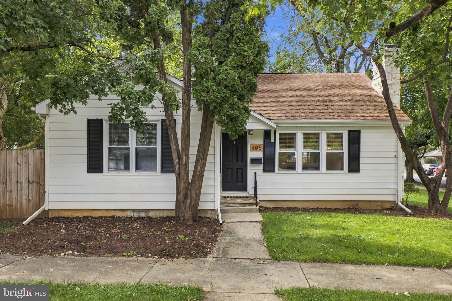405 S Green St Property Photo 1