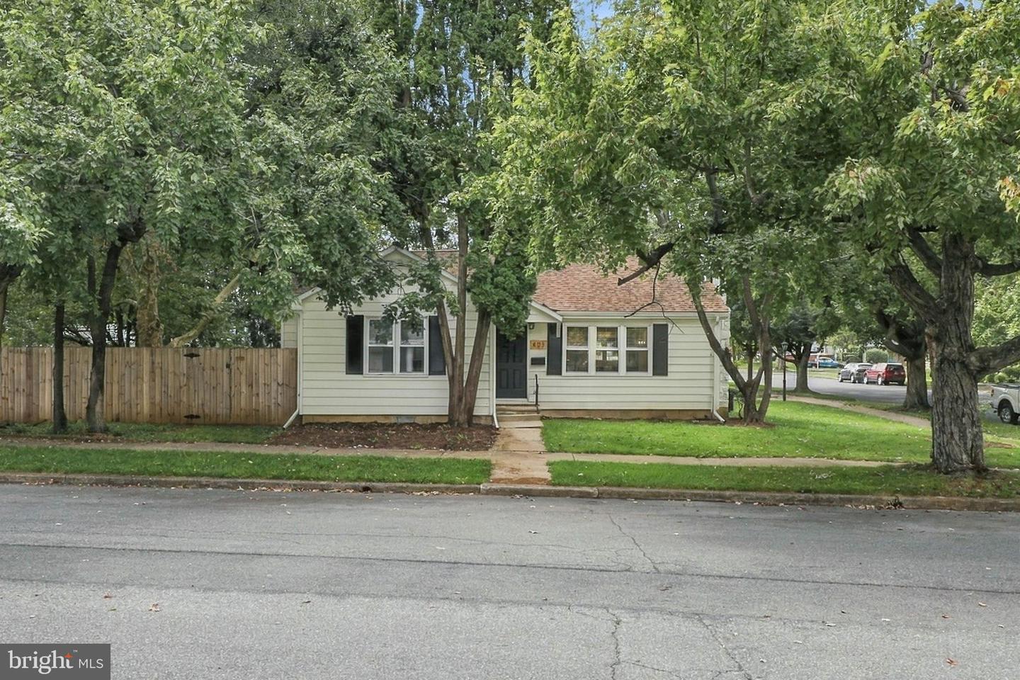 405 S Green St Property Photo 2