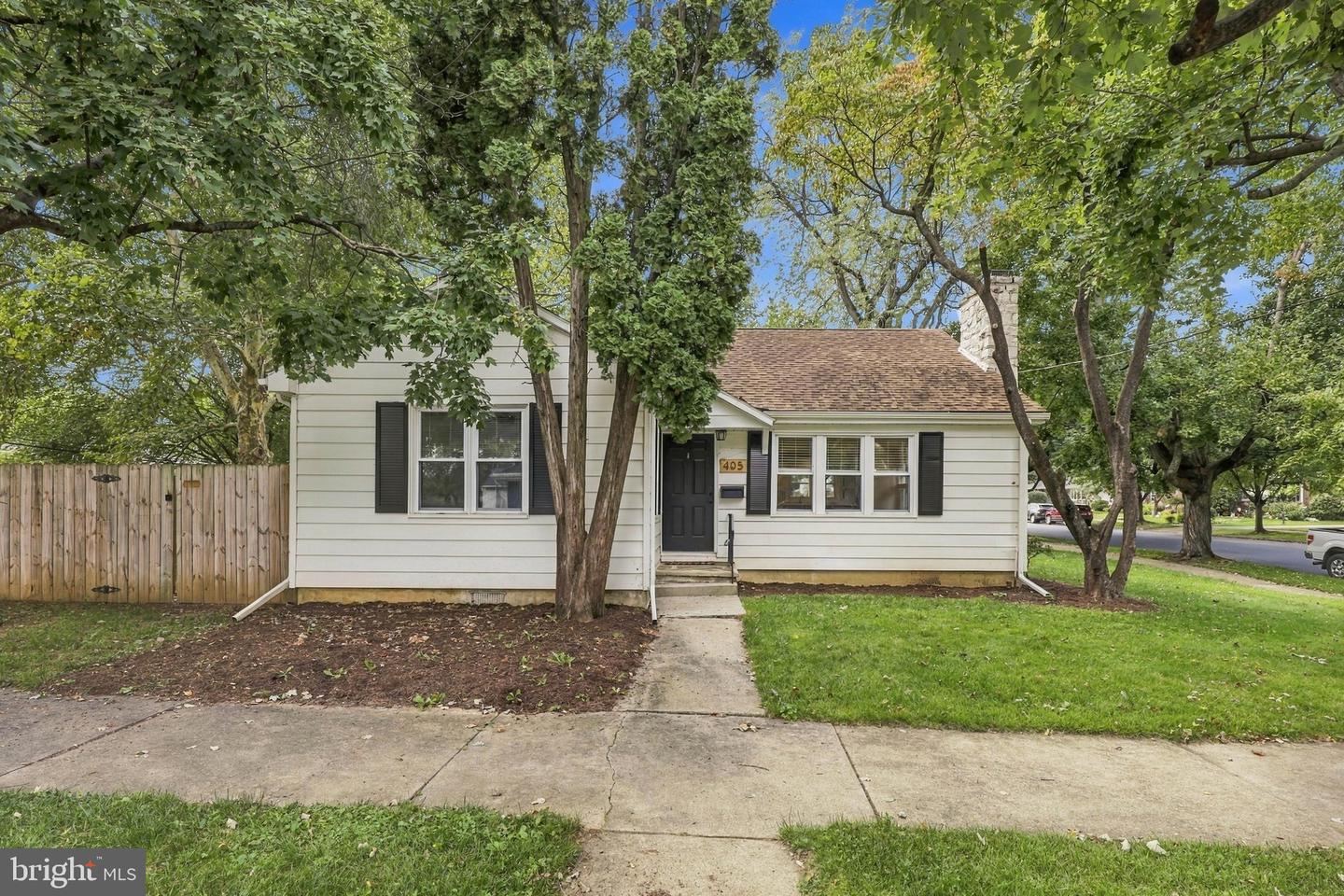 405 S Green St Property Photo 4