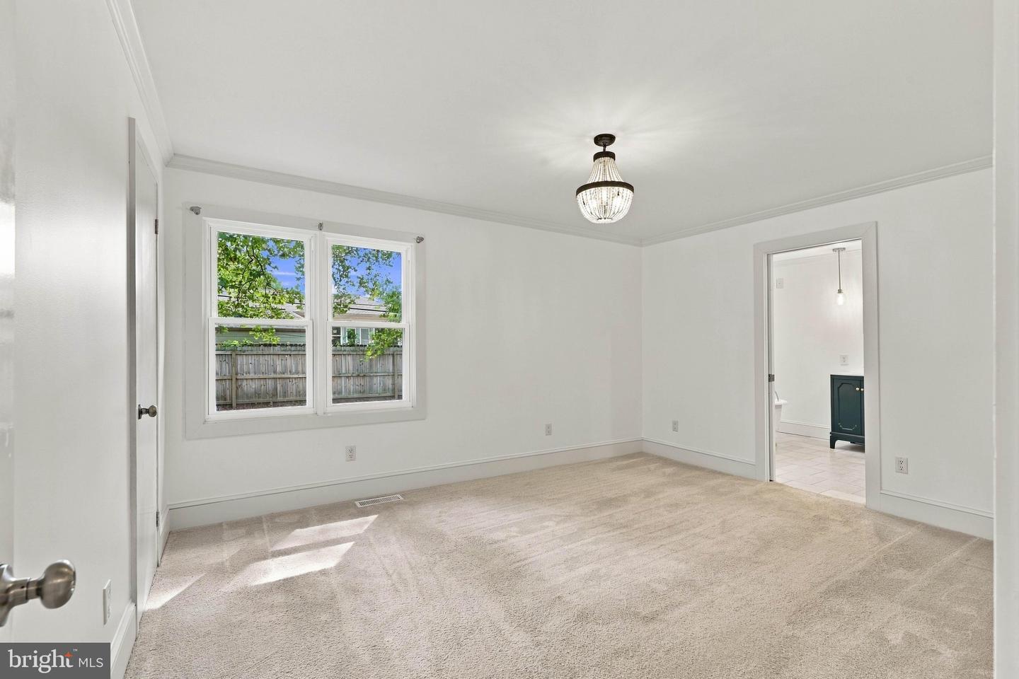 405 S Green St Property Photo 29