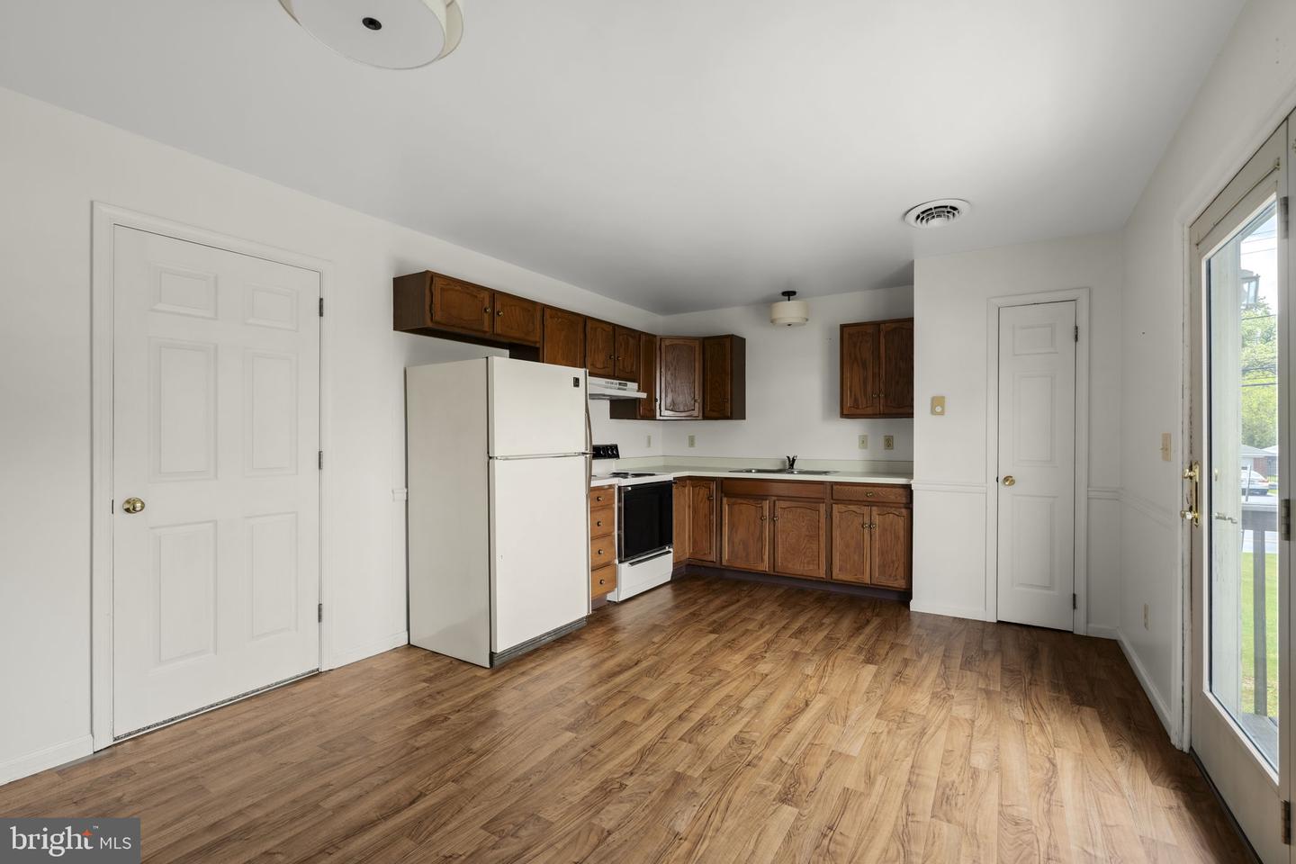 221 W Hamilton Ave Property Photo 16