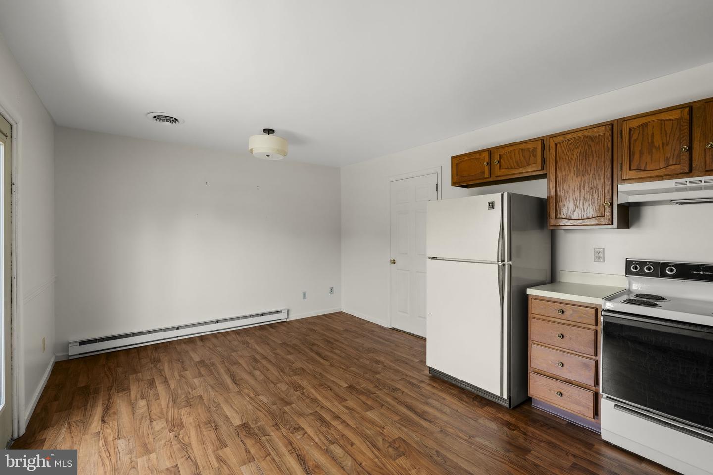 221 W Hamilton Ave Property Photo 18