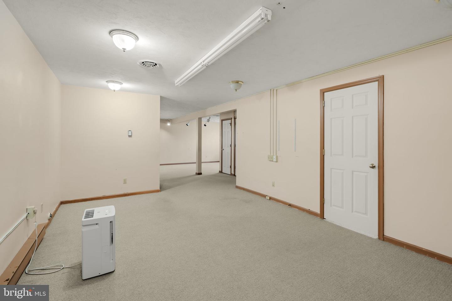 221 W Hamilton Ave Property Photo 32