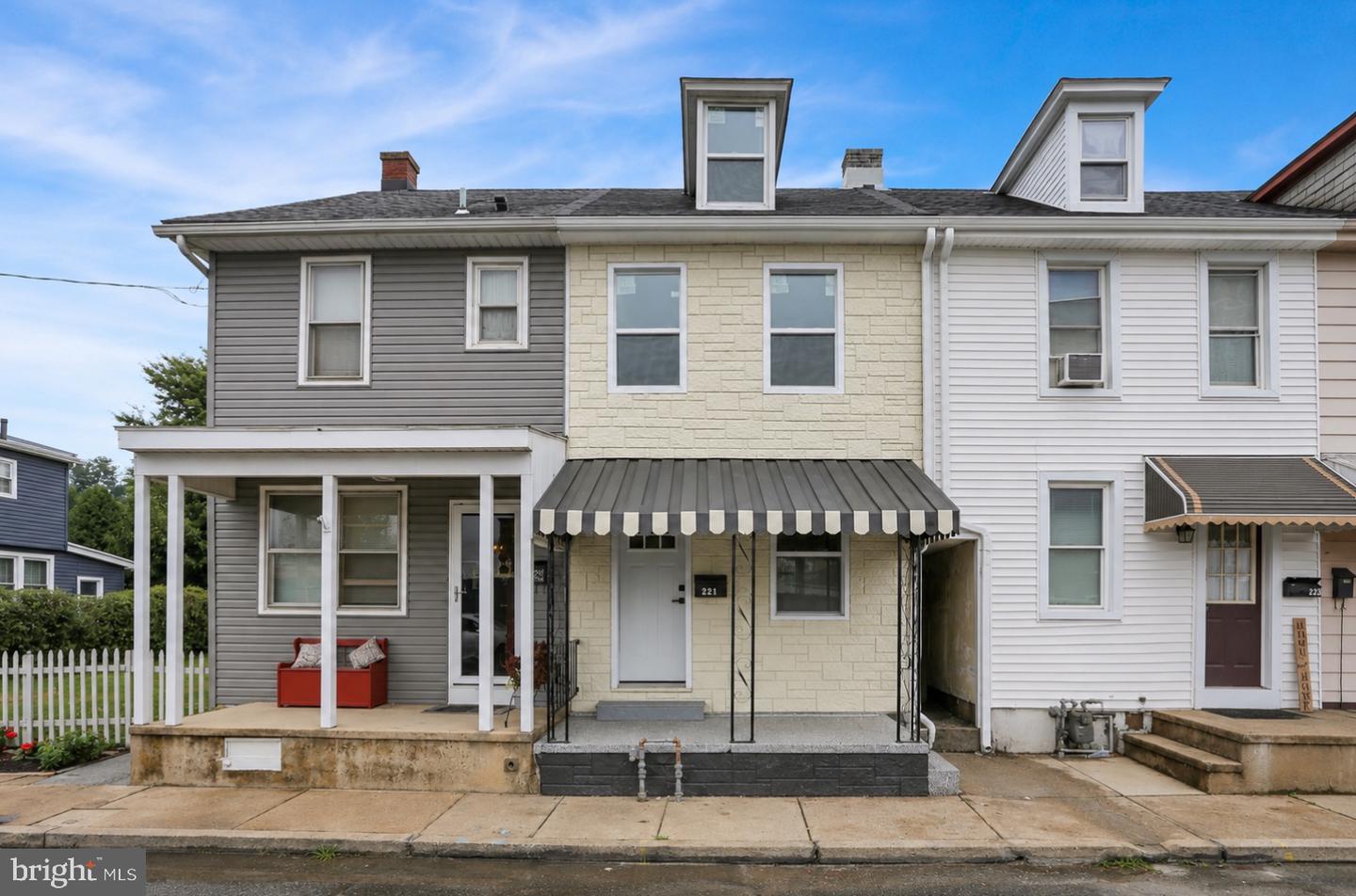 221 E GUILFORD ST Property Photo 1