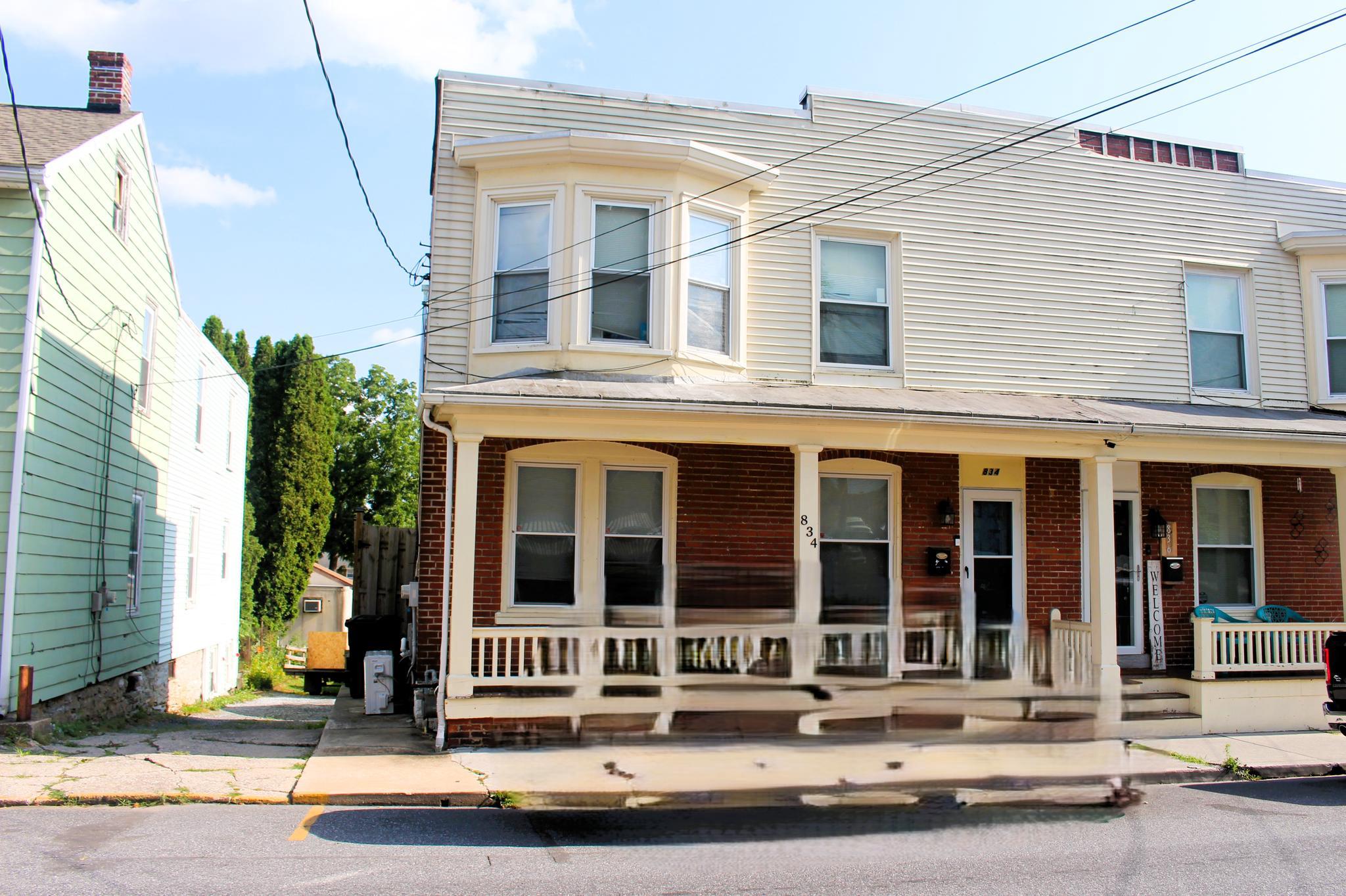 834 Locust St Property Photo 1
