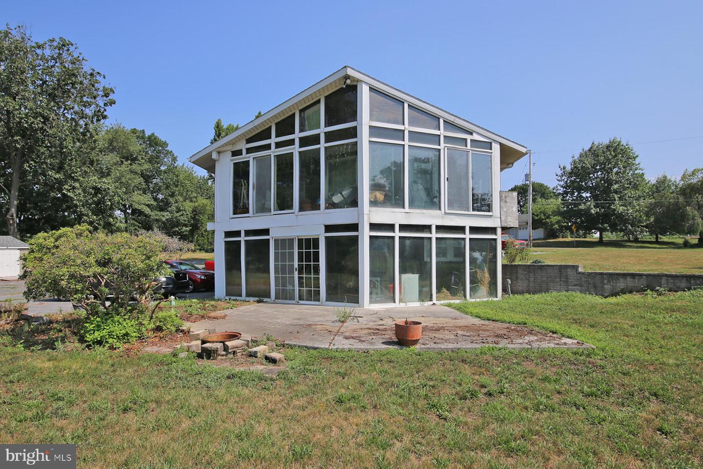 301 Golf Rd Property Photo 1