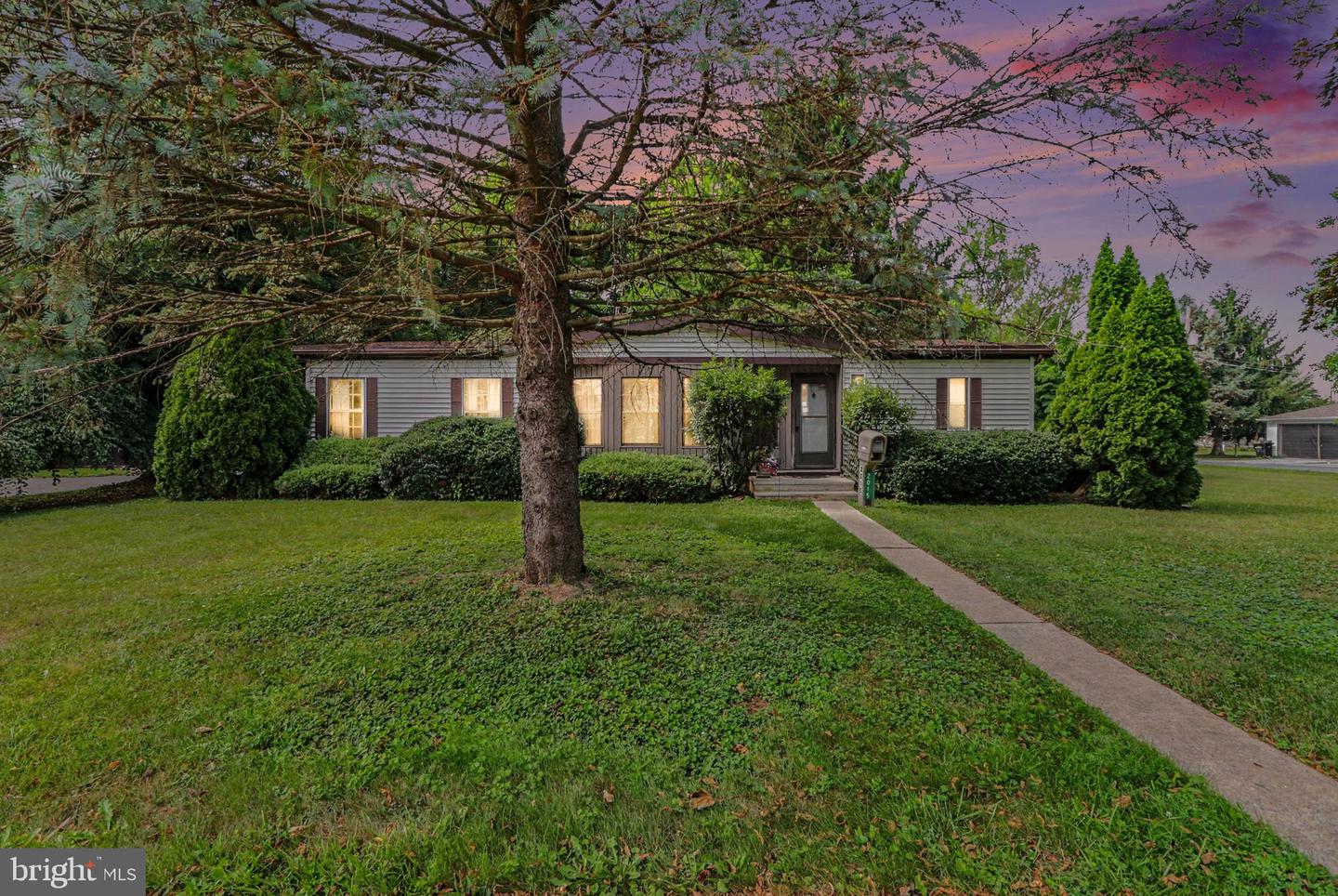 2015 E Pennsylvania Ave Property Photo 1