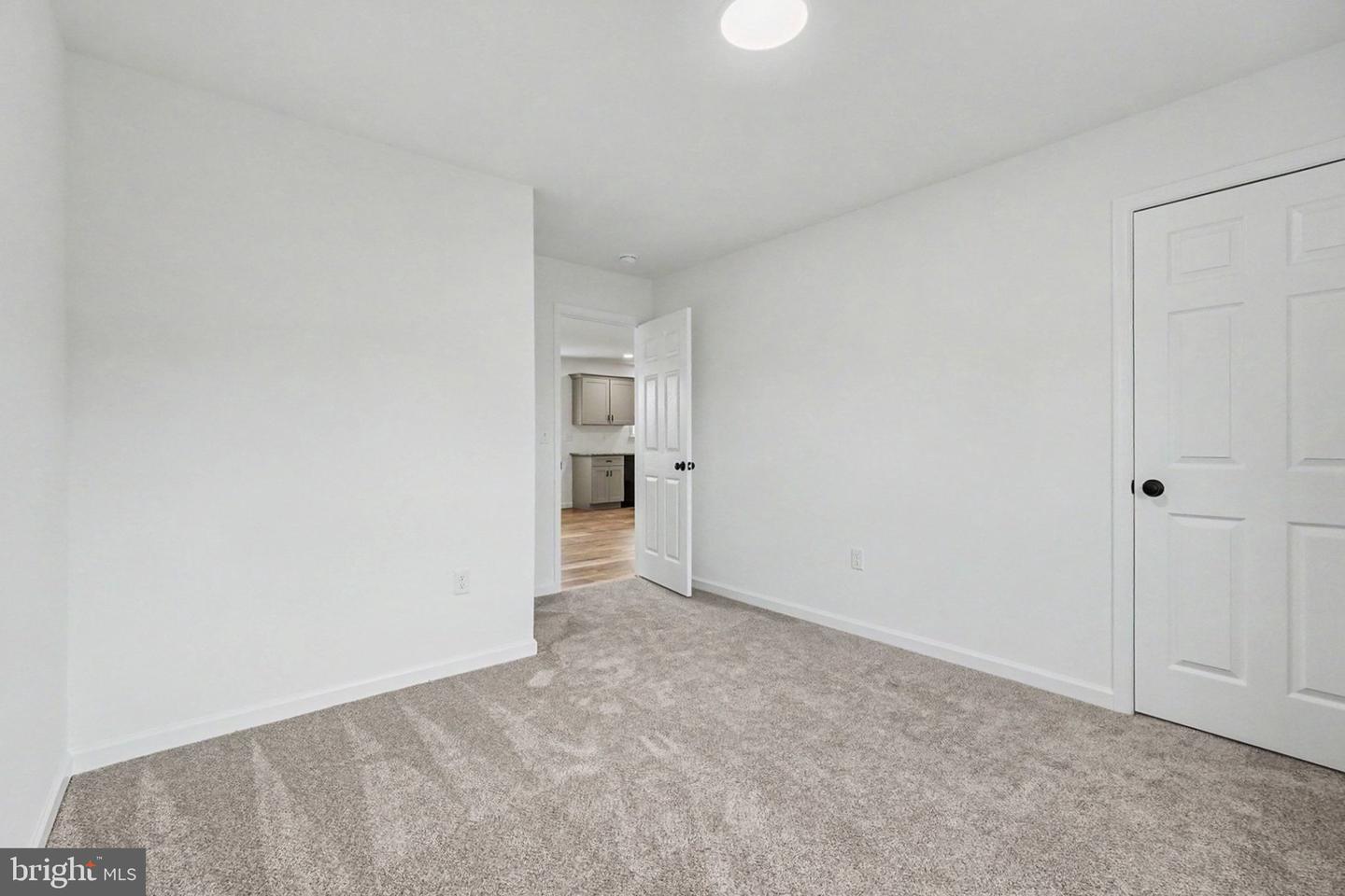418 Elm St Property Photo 16
