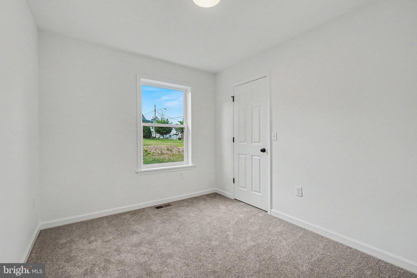 418 Elm St Property Photo 19
