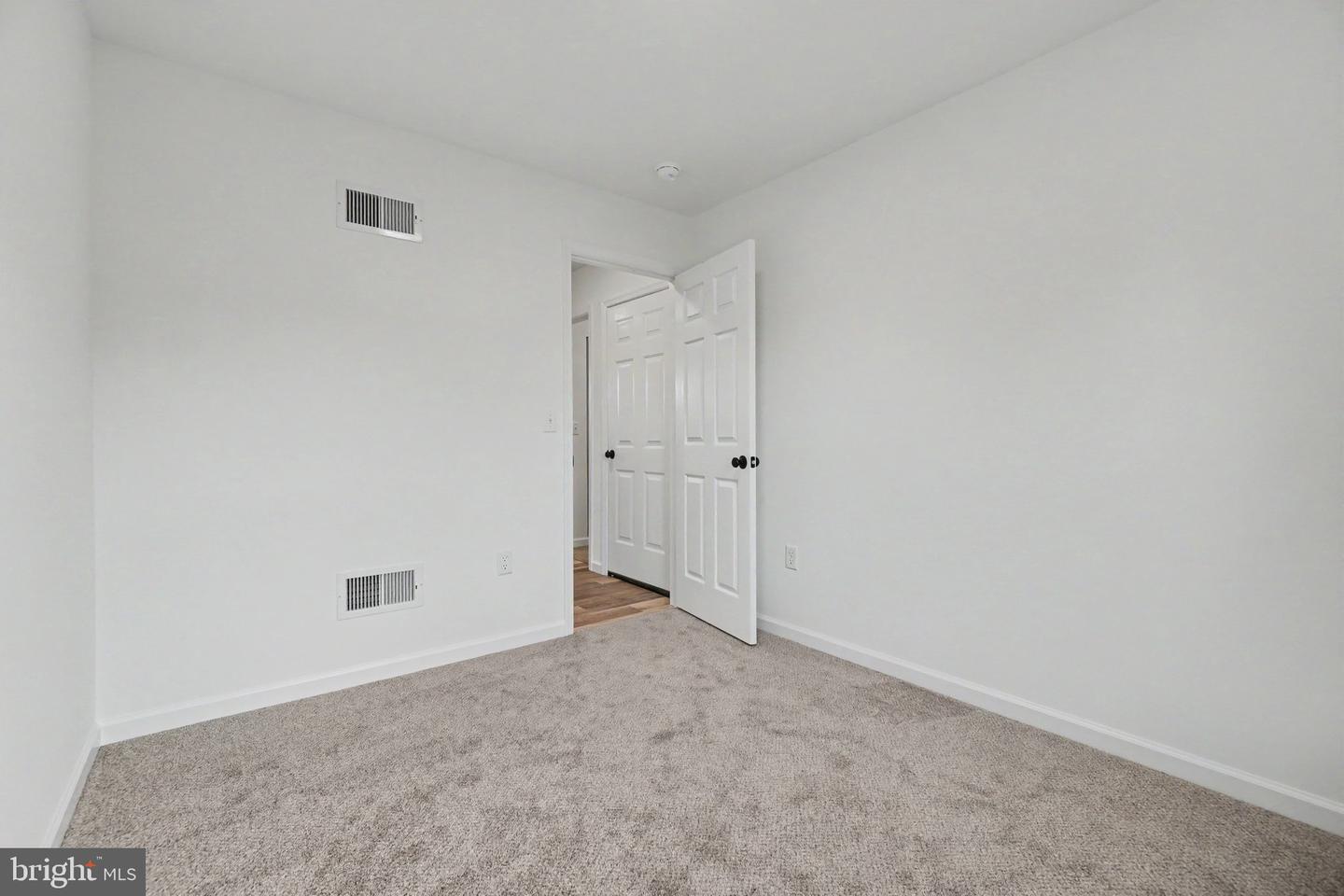 418 Elm St Property Photo 23