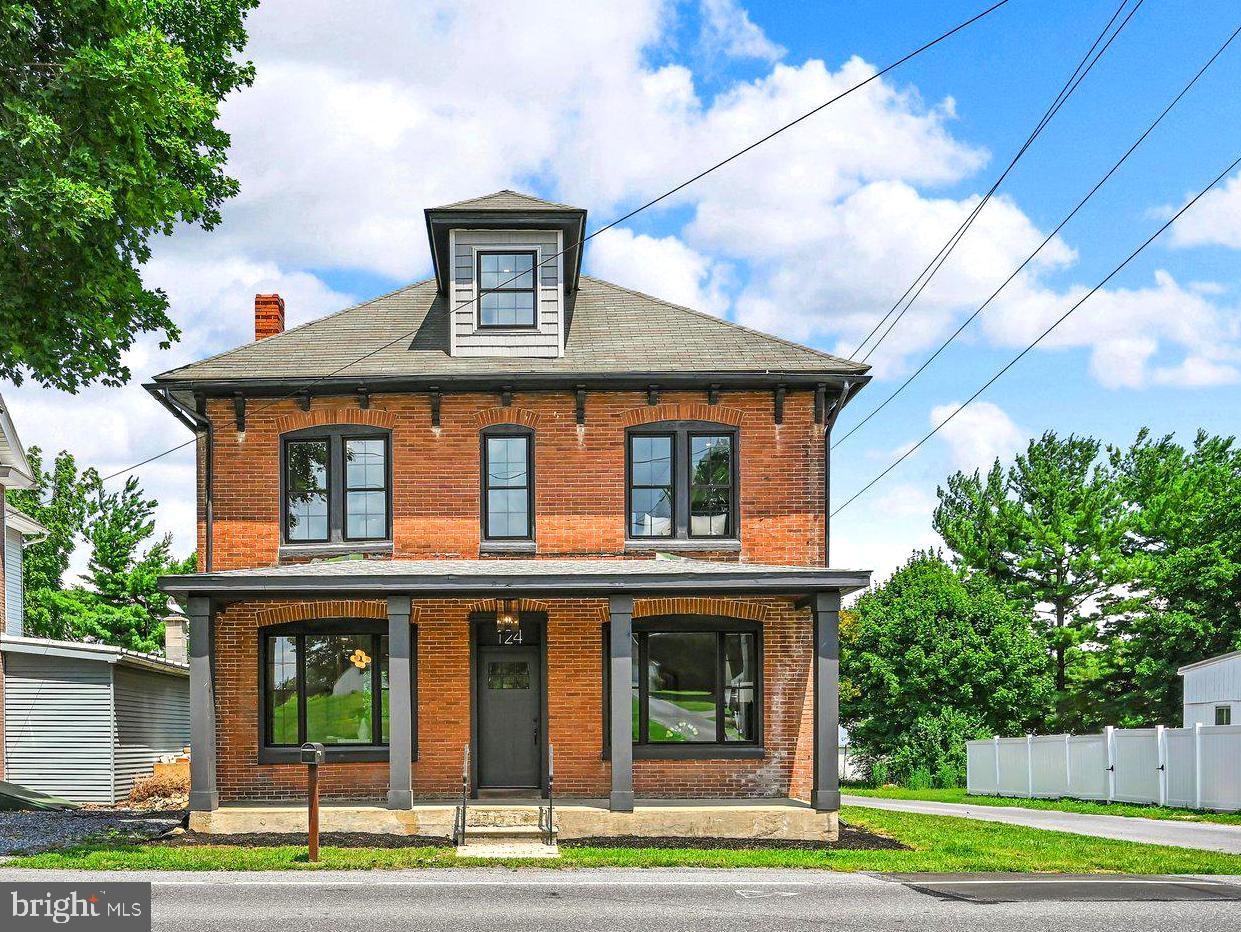 124 N Sheridan Rd Property Photo 1