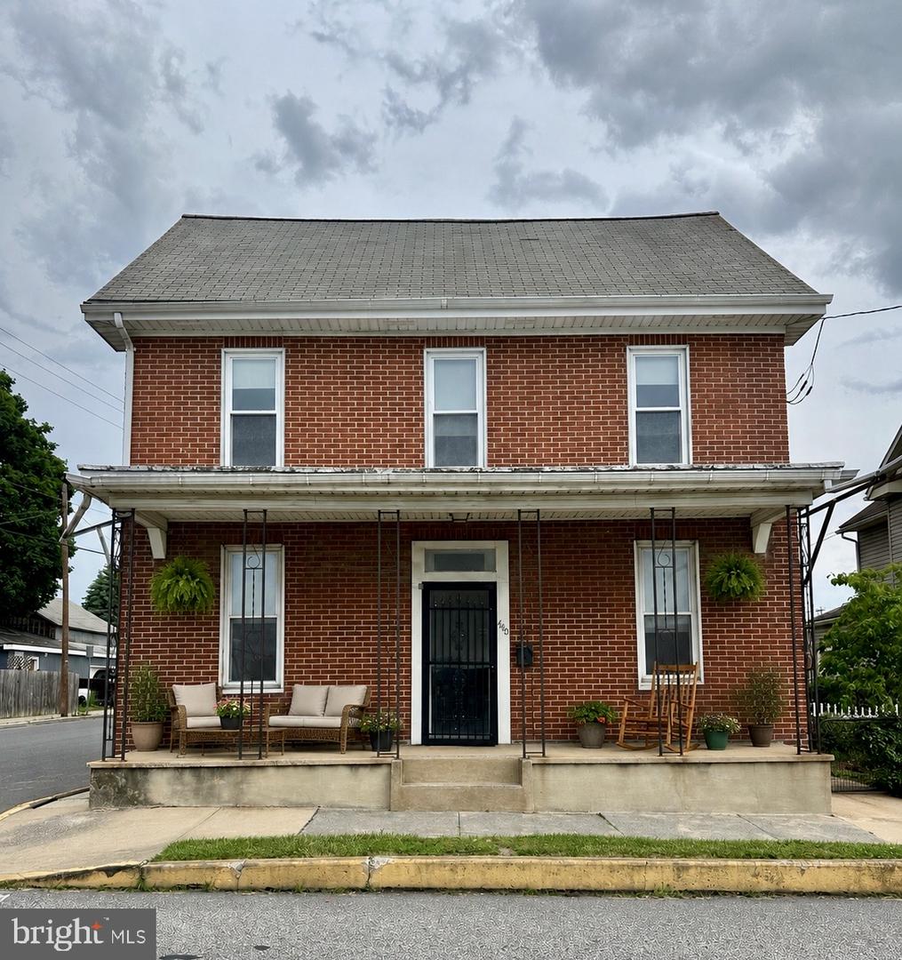 440 N Railroad St Property Photo 1
