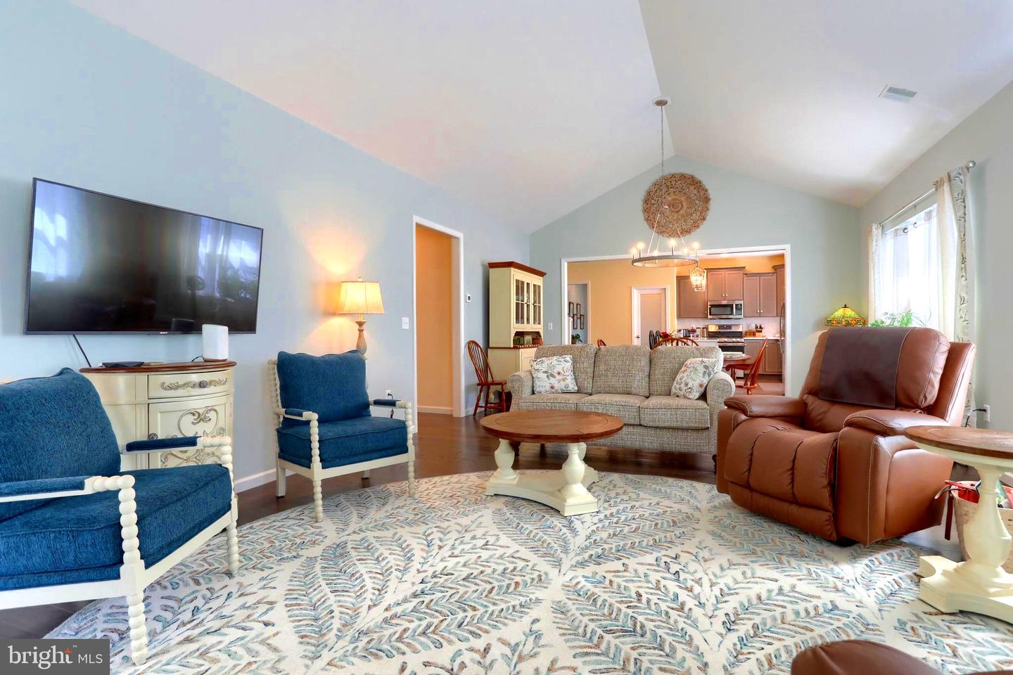 709 Jeffsu Ln Property Photo 14