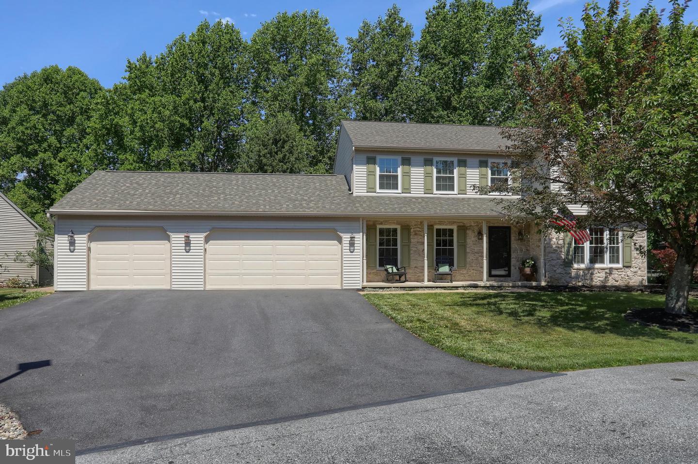 15 OAK KNOLL CIR Property Photo 1