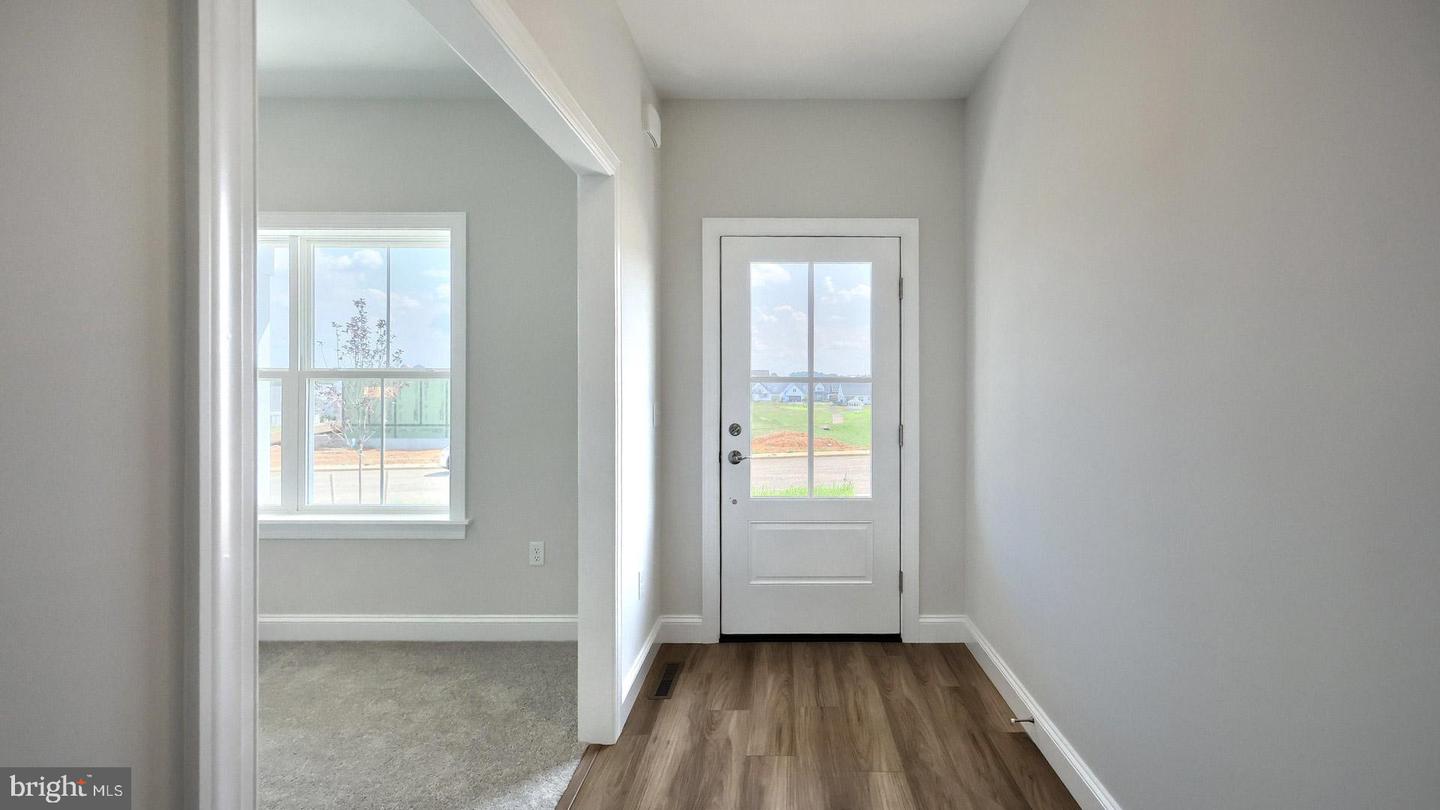 528 Winding Creek Blvd Property Photo 20