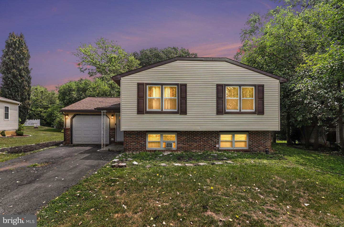 373 Oaklyn Rd Property Photo 1