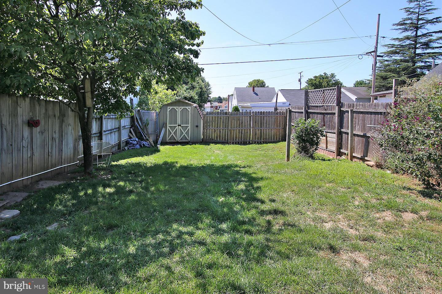 619 Noble St Property Photo 34