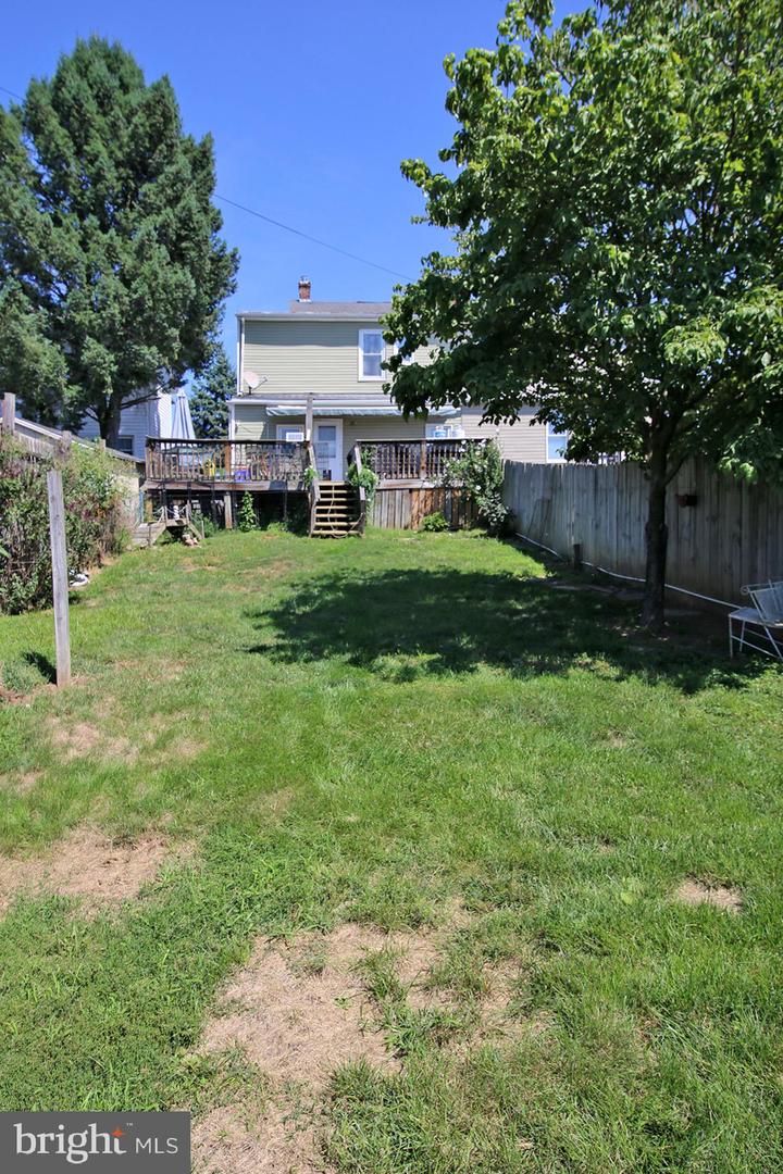 619 Noble St Property Photo 36