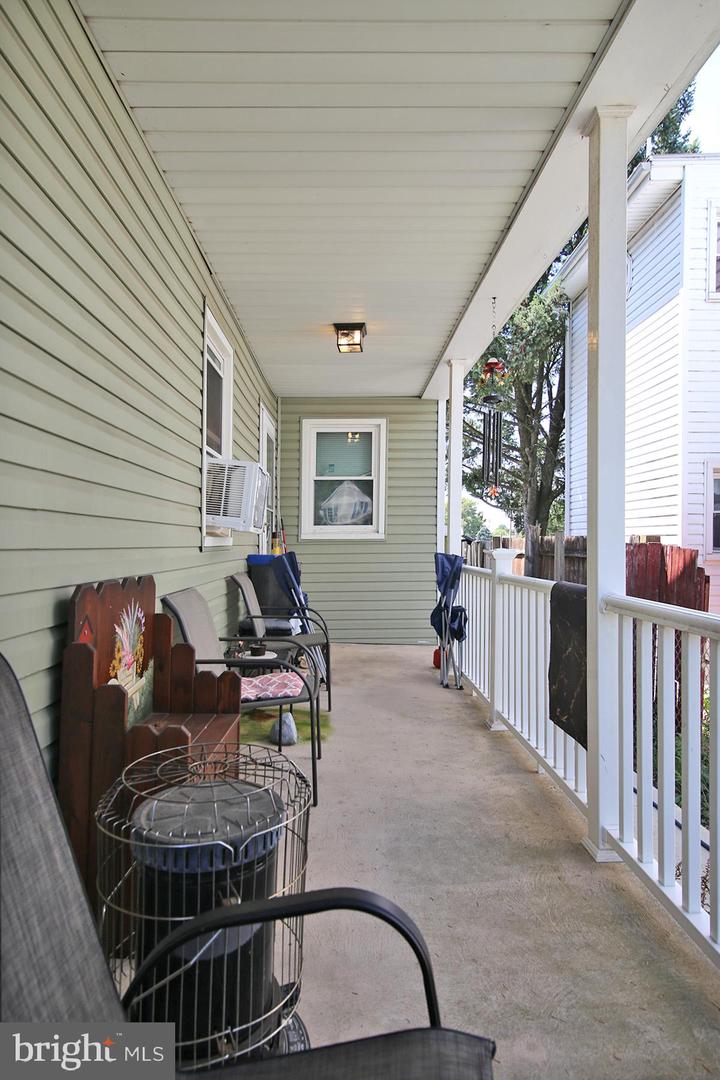 619 Noble St Property Photo 38