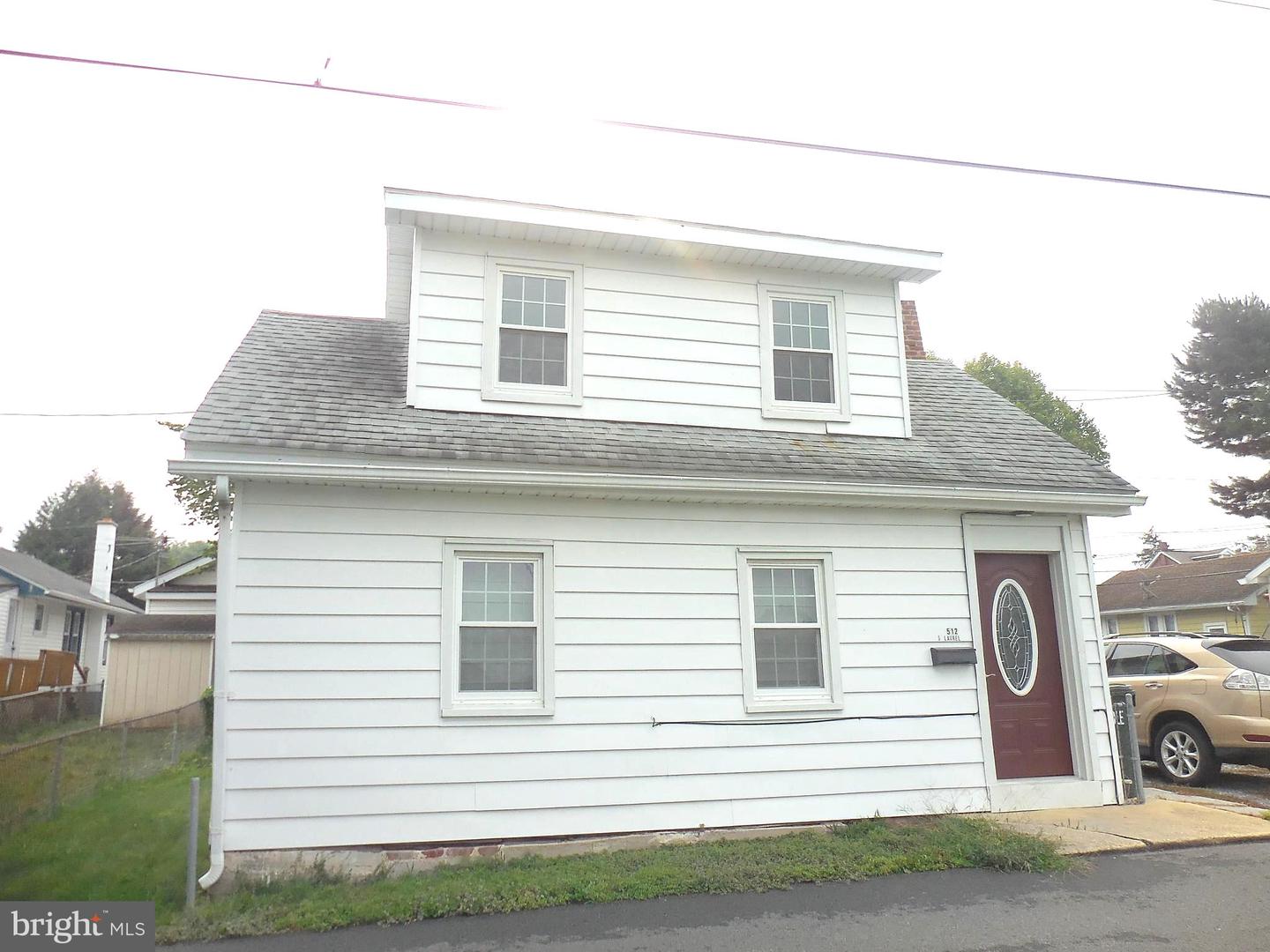 512 S LAUREL ST Property Photo 1