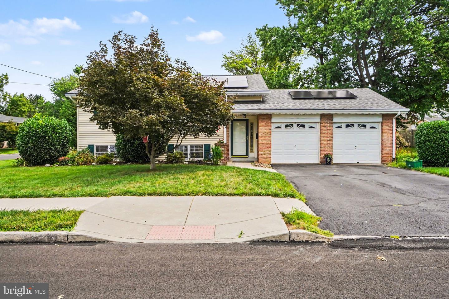 2 SYCAMORE LN