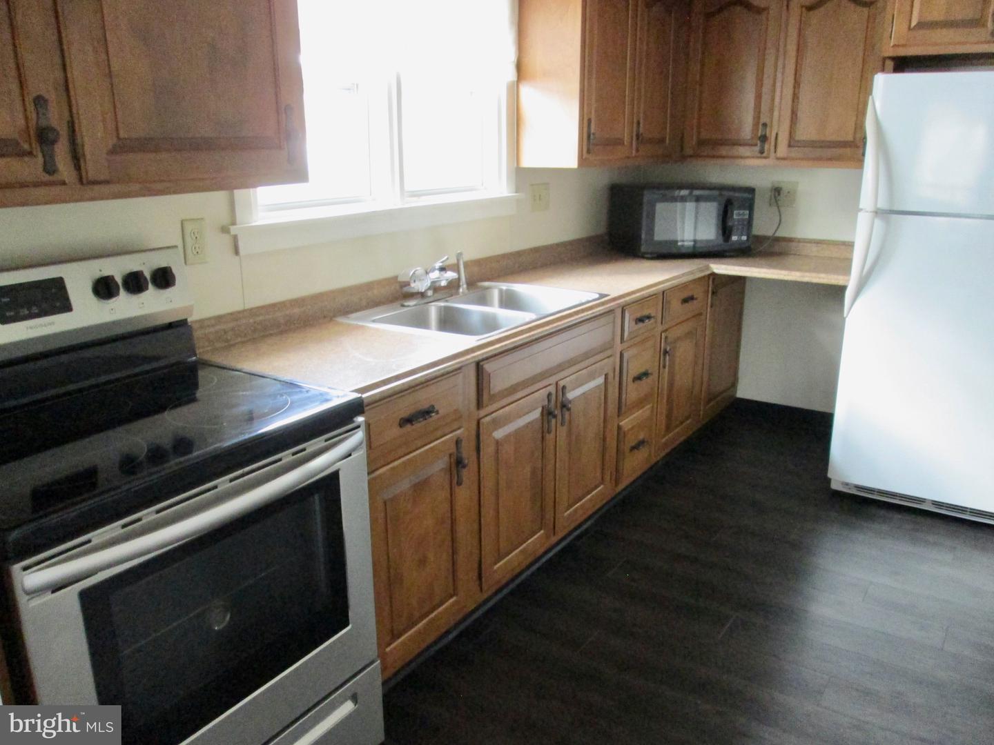 747 N Hanover St Property Photo 3