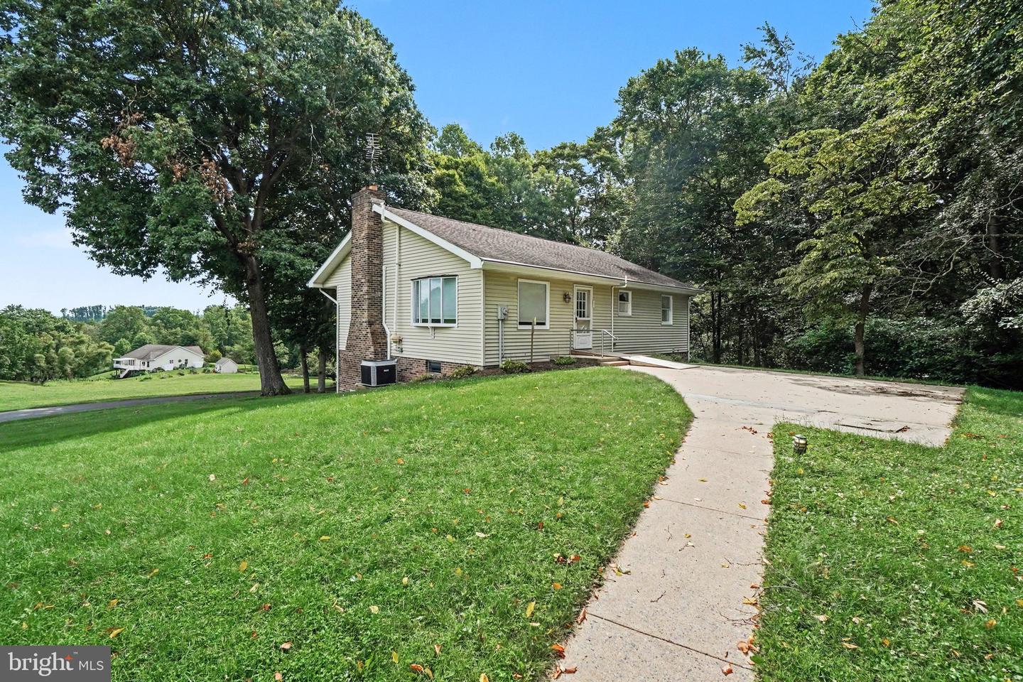 885 Mount Wilson Rd Property Photo 1