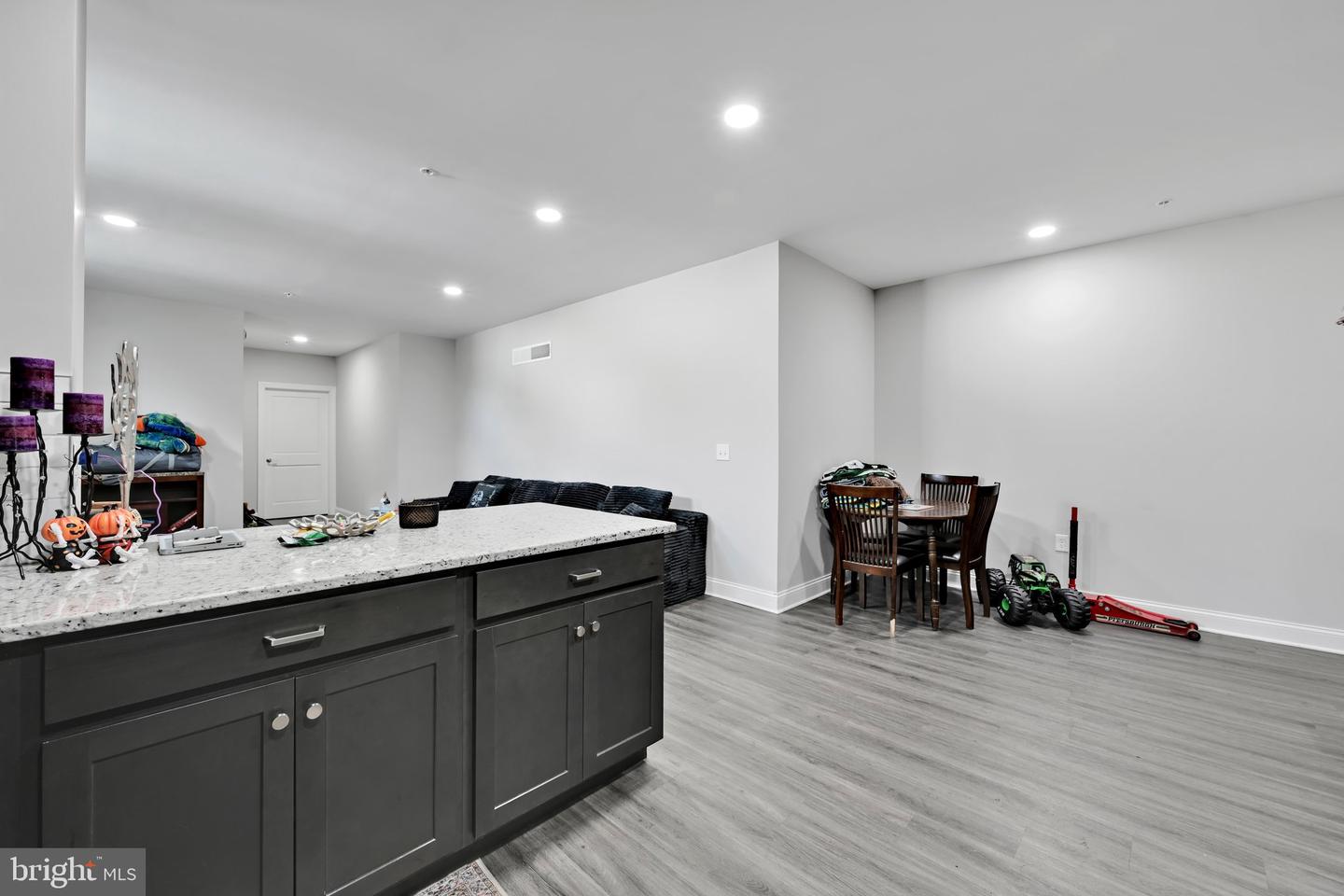 236 W Market St Property Photo 12