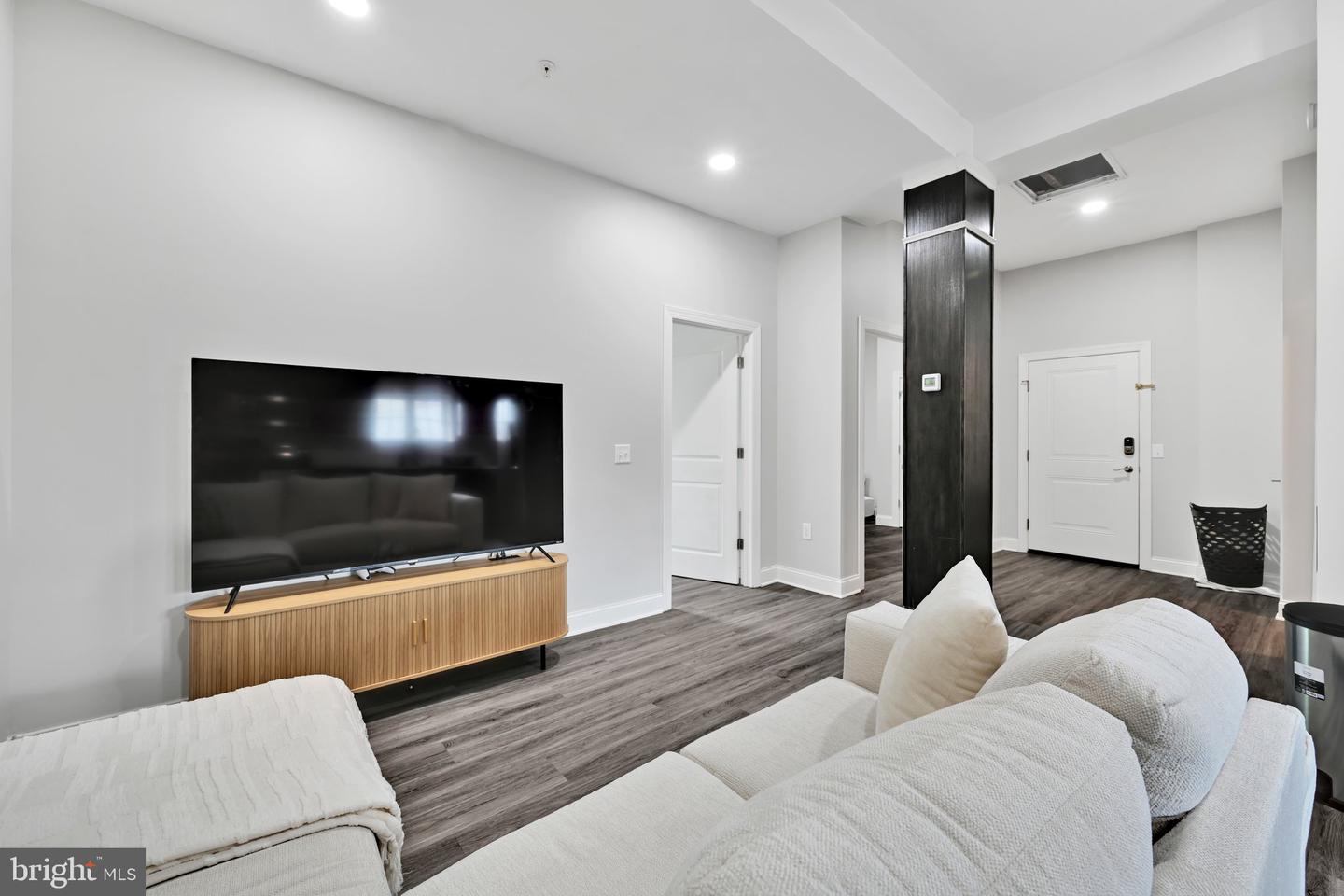 236 W Market St Property Photo 58
