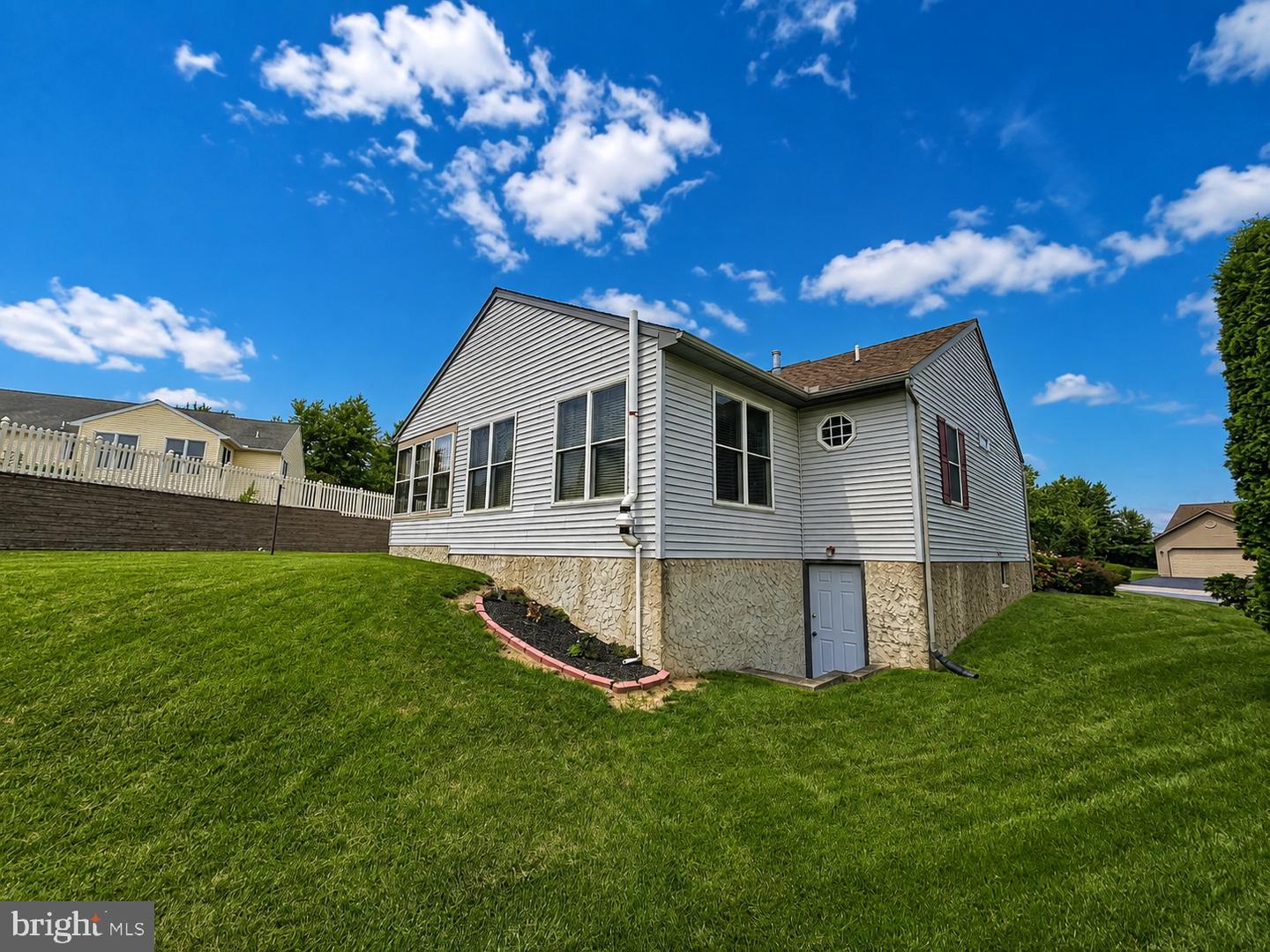 68 Springhouse Drive Property Photo 4