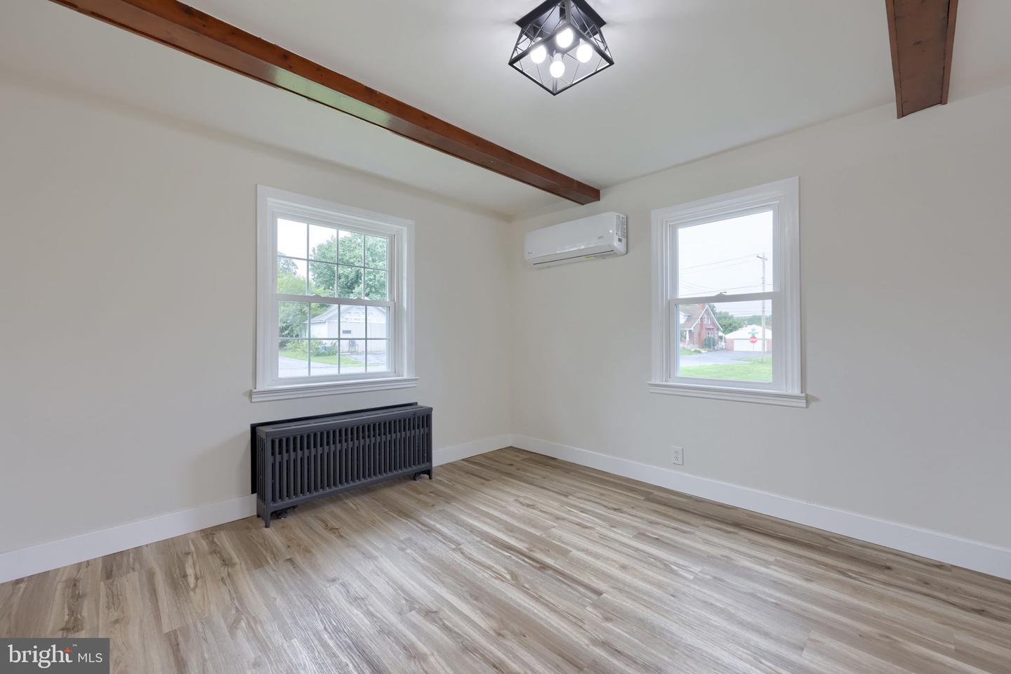 11 E Herman Avenue Property Photo 23