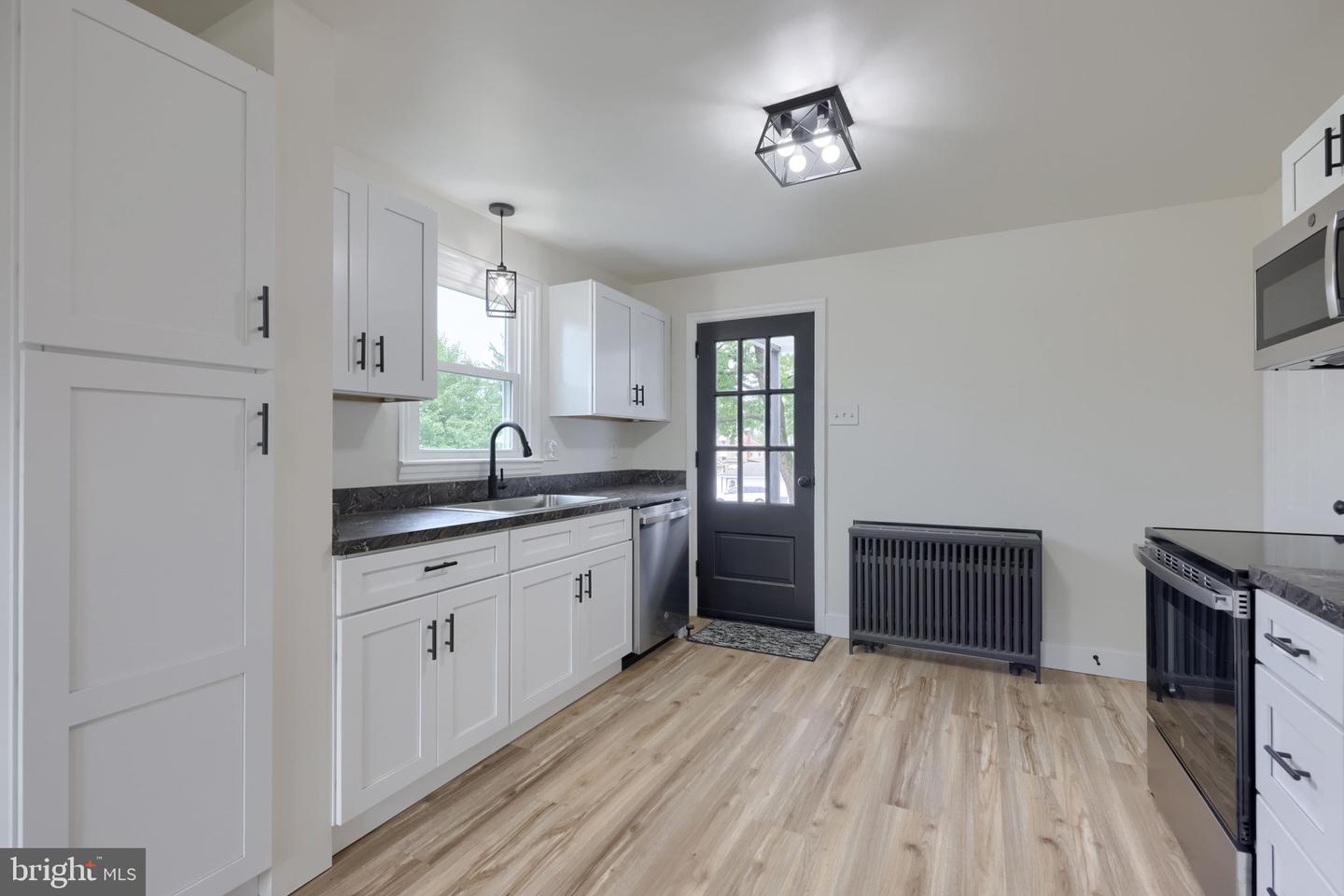 11 E Herman Avenue Property Photo 27