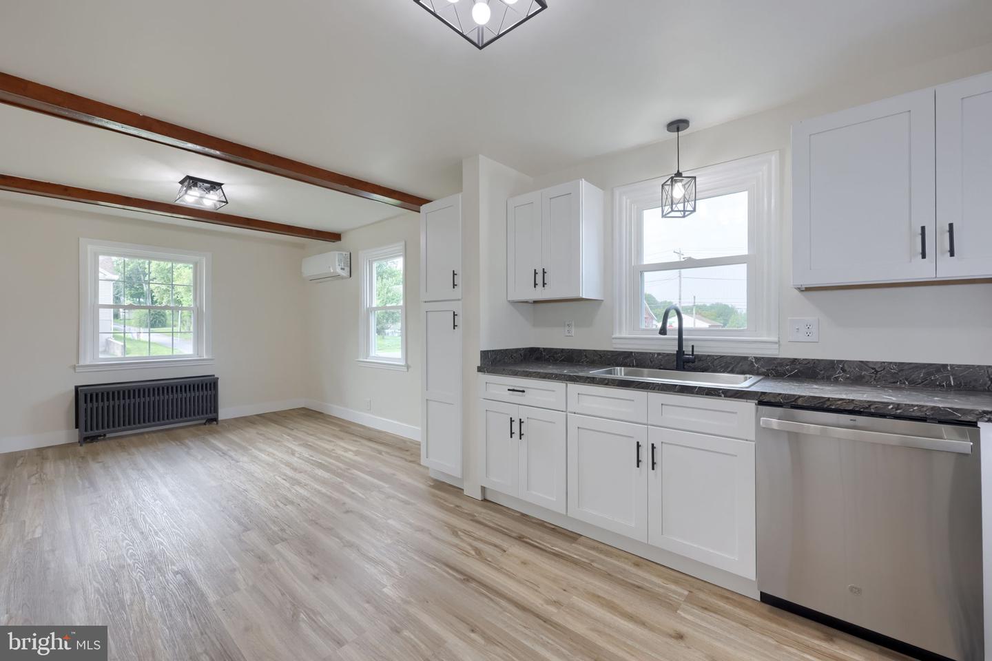 11 E Herman Avenue Property Photo 28