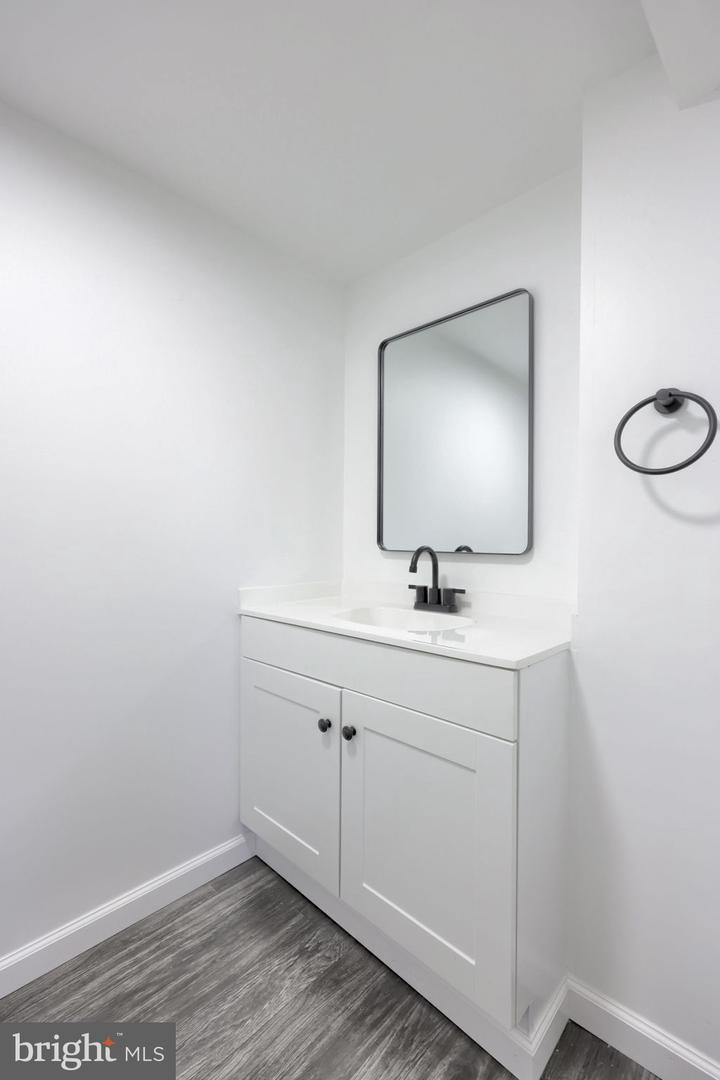 11 E Herman Avenue Property Photo 33