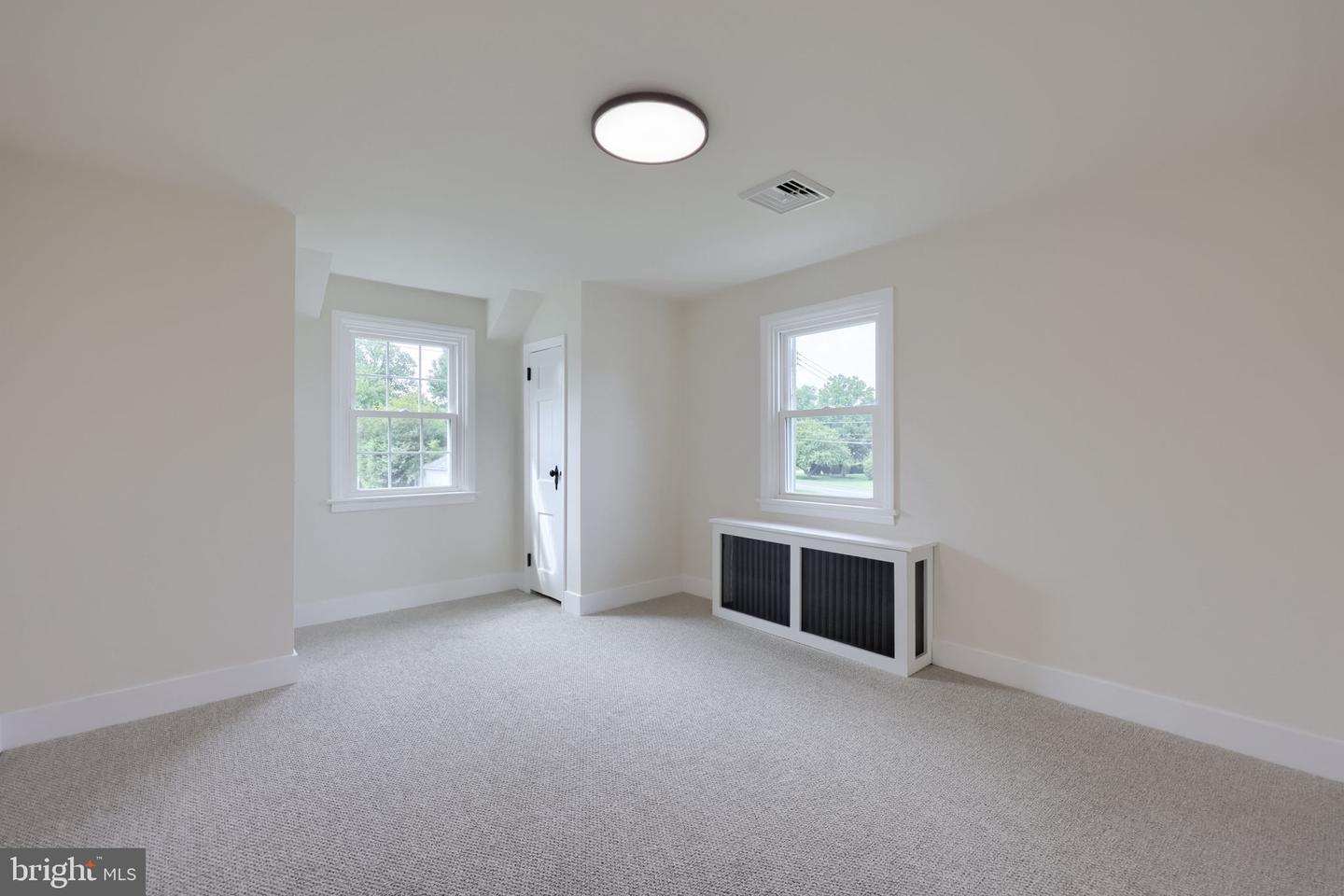 11 E Herman Avenue Property Photo 44
