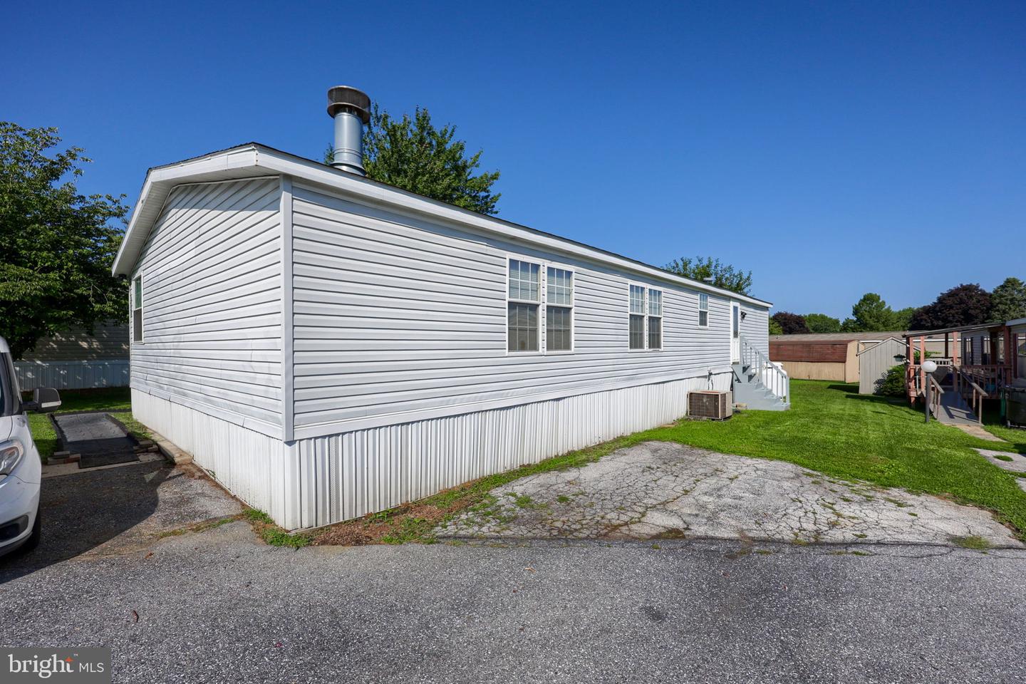 521 Palm City Park Property Photo 7