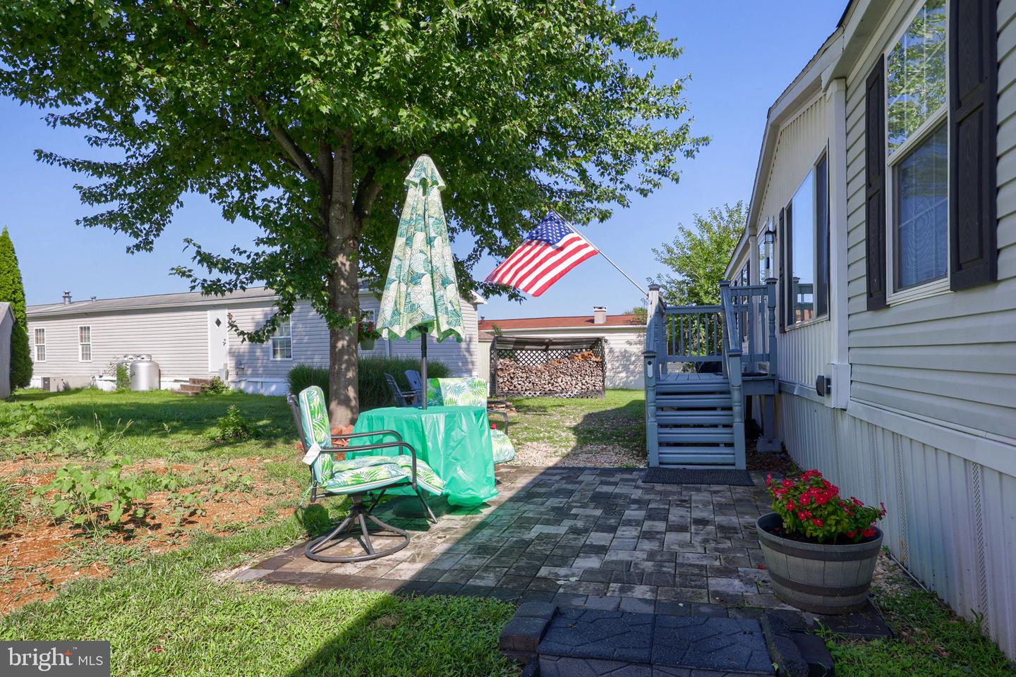 521 Palm City Park Property Photo 8