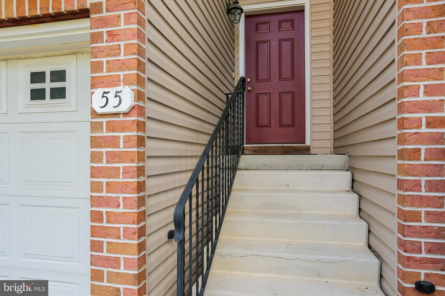 55 Parkside Dr Property Photo 2