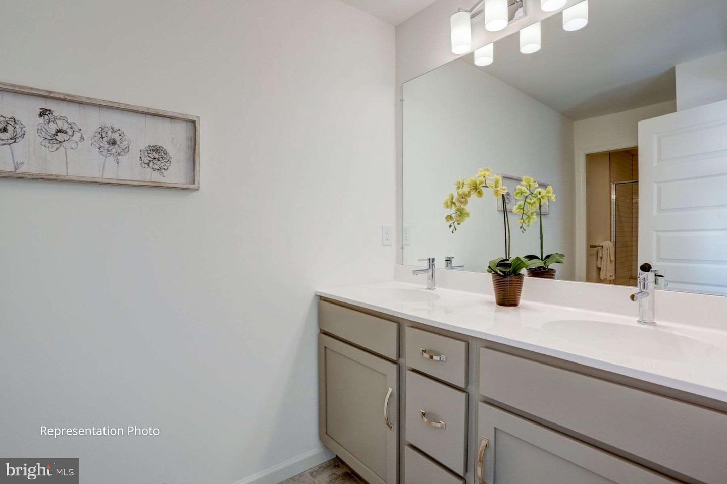 117 Candler Way Property Photo 4