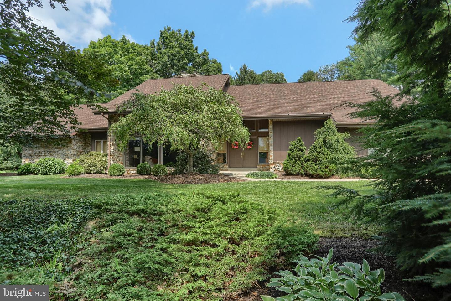 1801 Fieldcrest Rd Property Photo 1