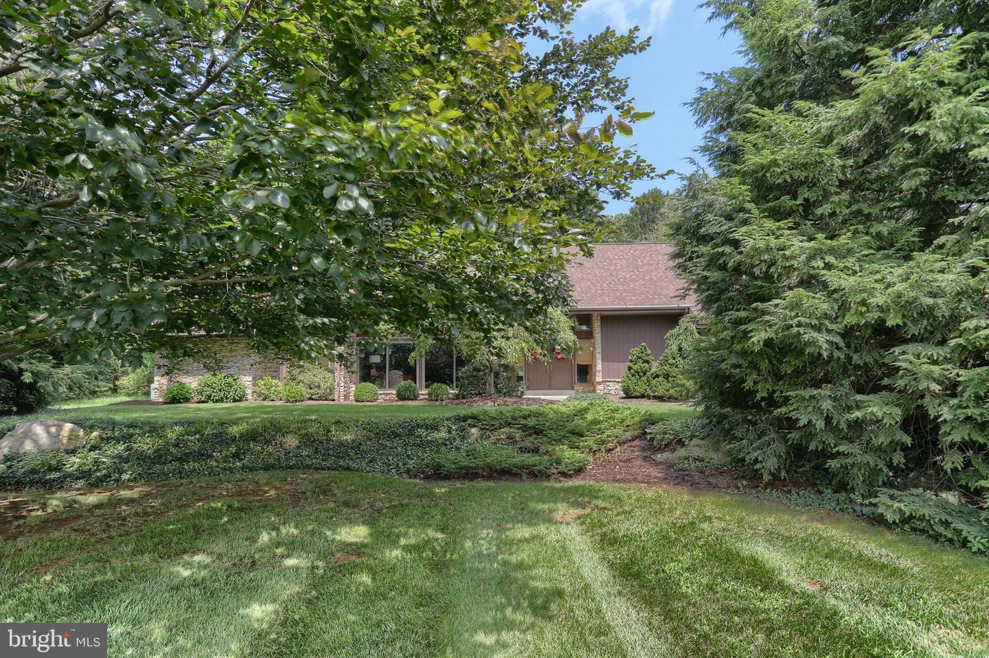 1801 Fieldcrest Rd Property Photo 5