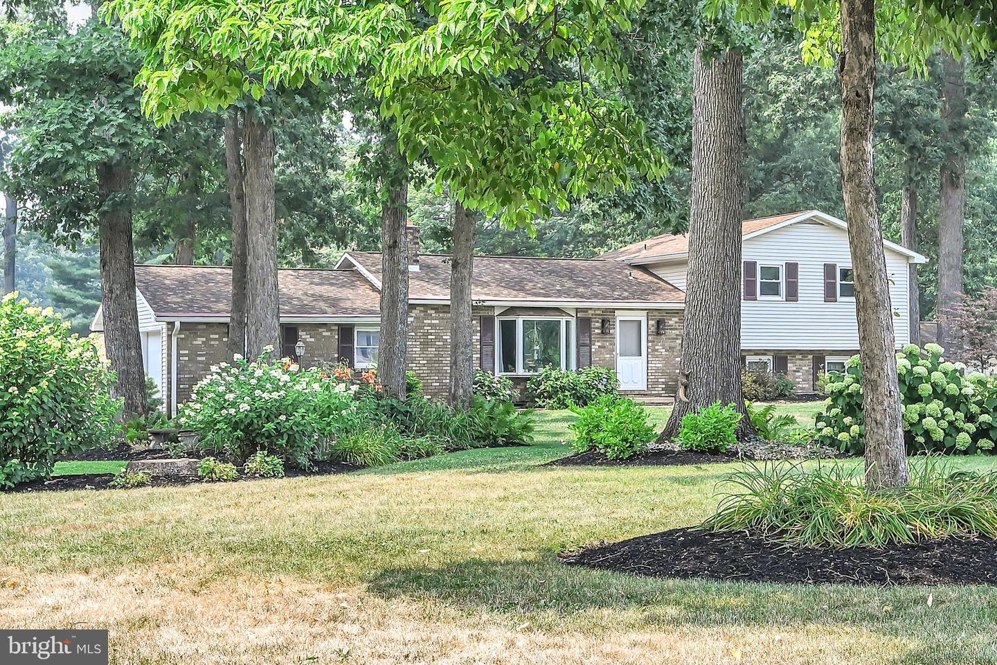 2 Shady Ln Property Photo 18