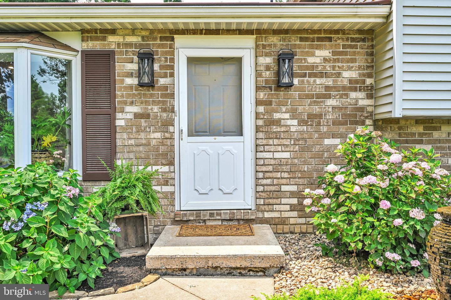 2 Shady Ln Property Photo 23