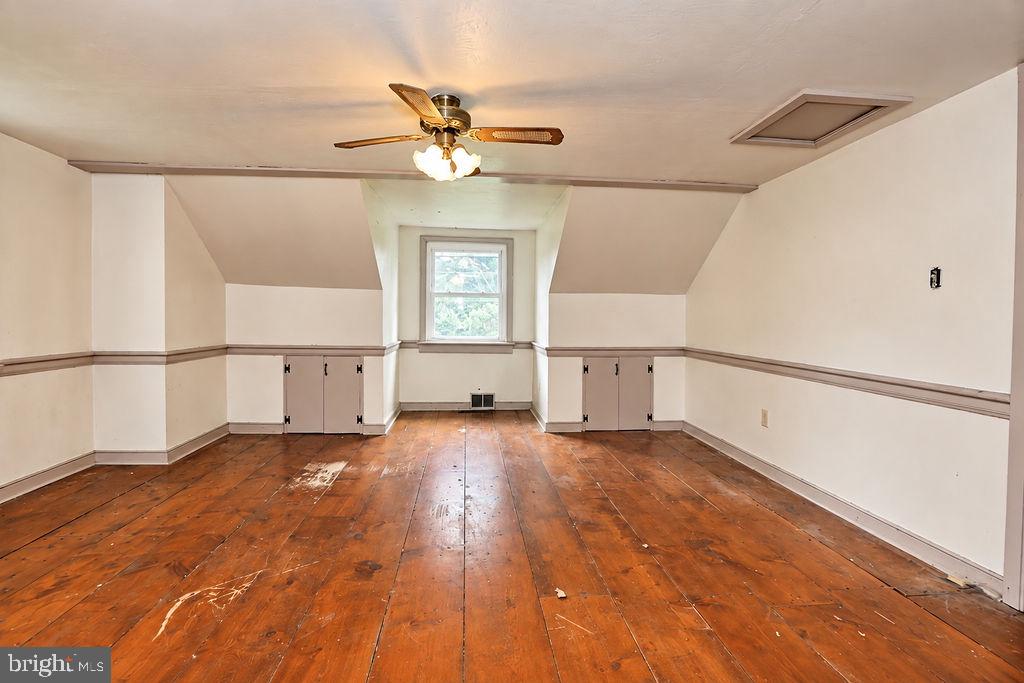 113 Lindbergh Dr Property Photo 32