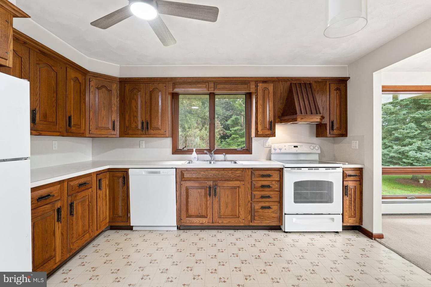 1147 Cedar Crest Dr Property Photo 31