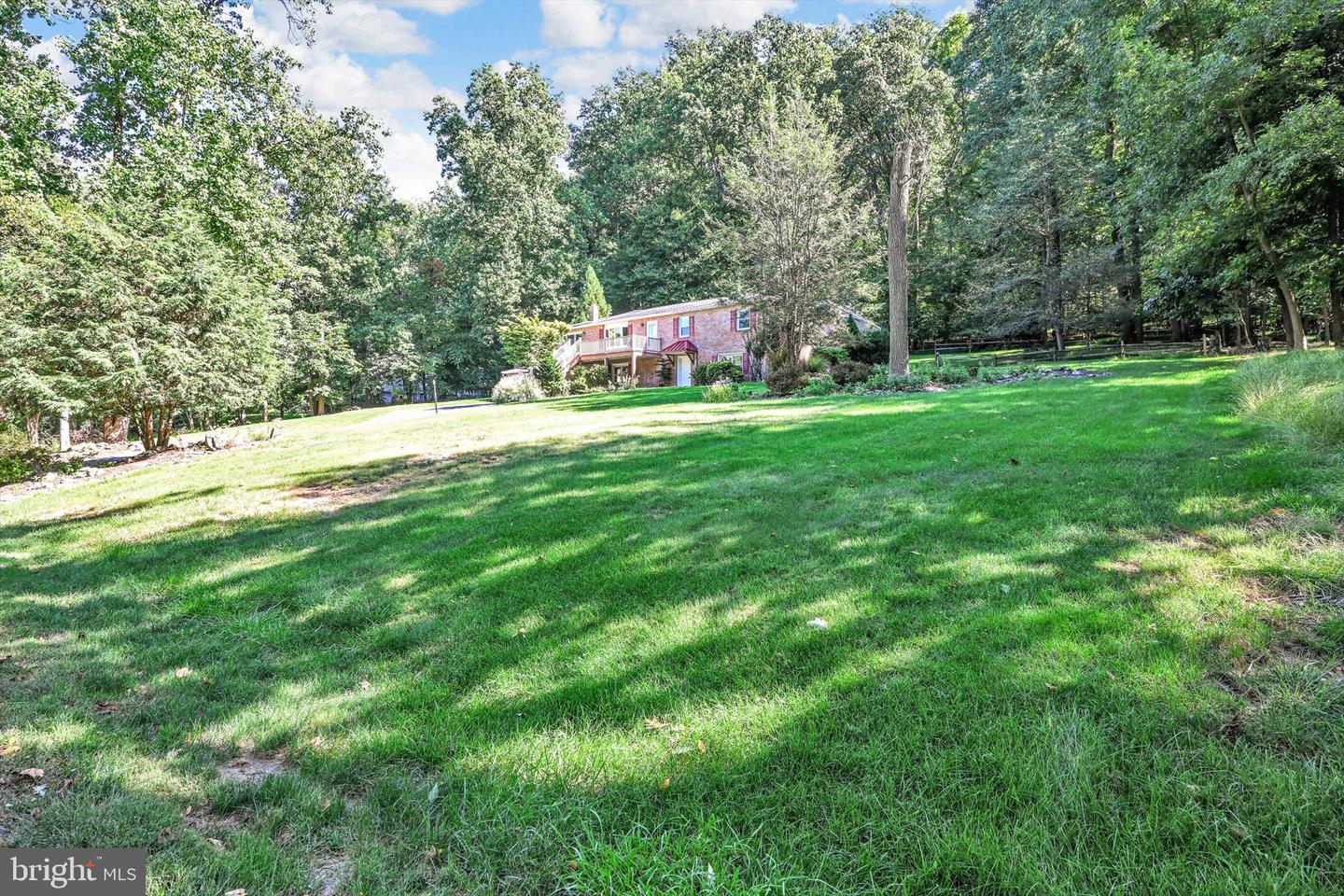 654 Woodlawn Dr Property Photo 6