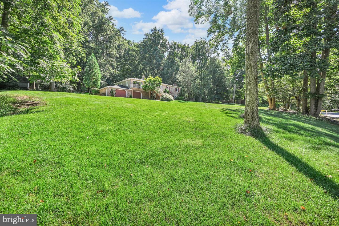 654 Woodlawn Dr Property Photo 10