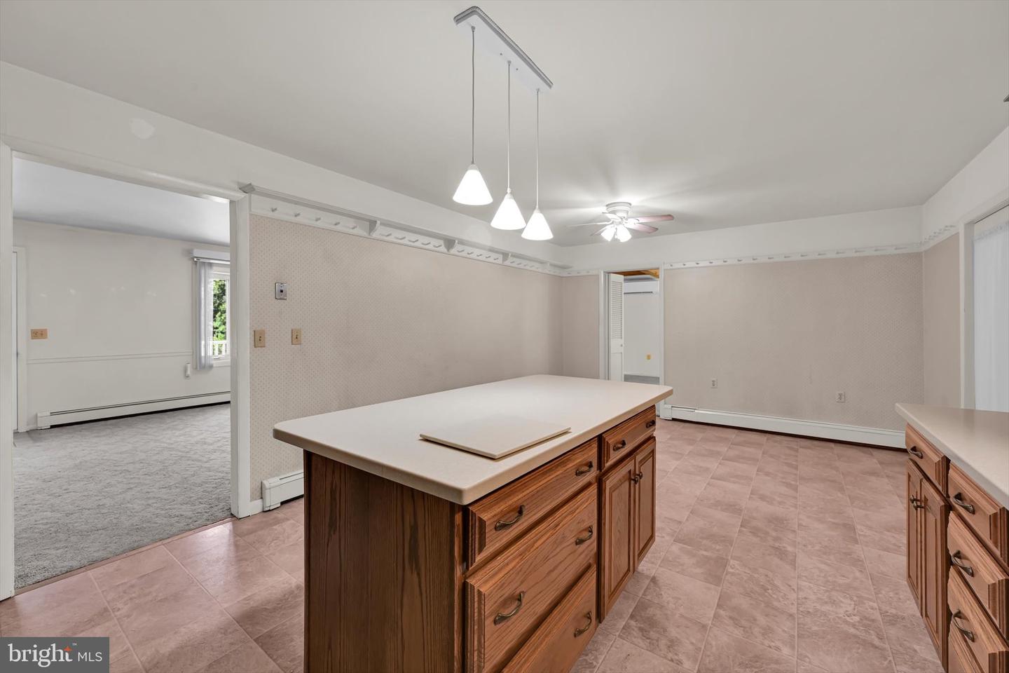 654 Woodlawn Dr Property Photo 22