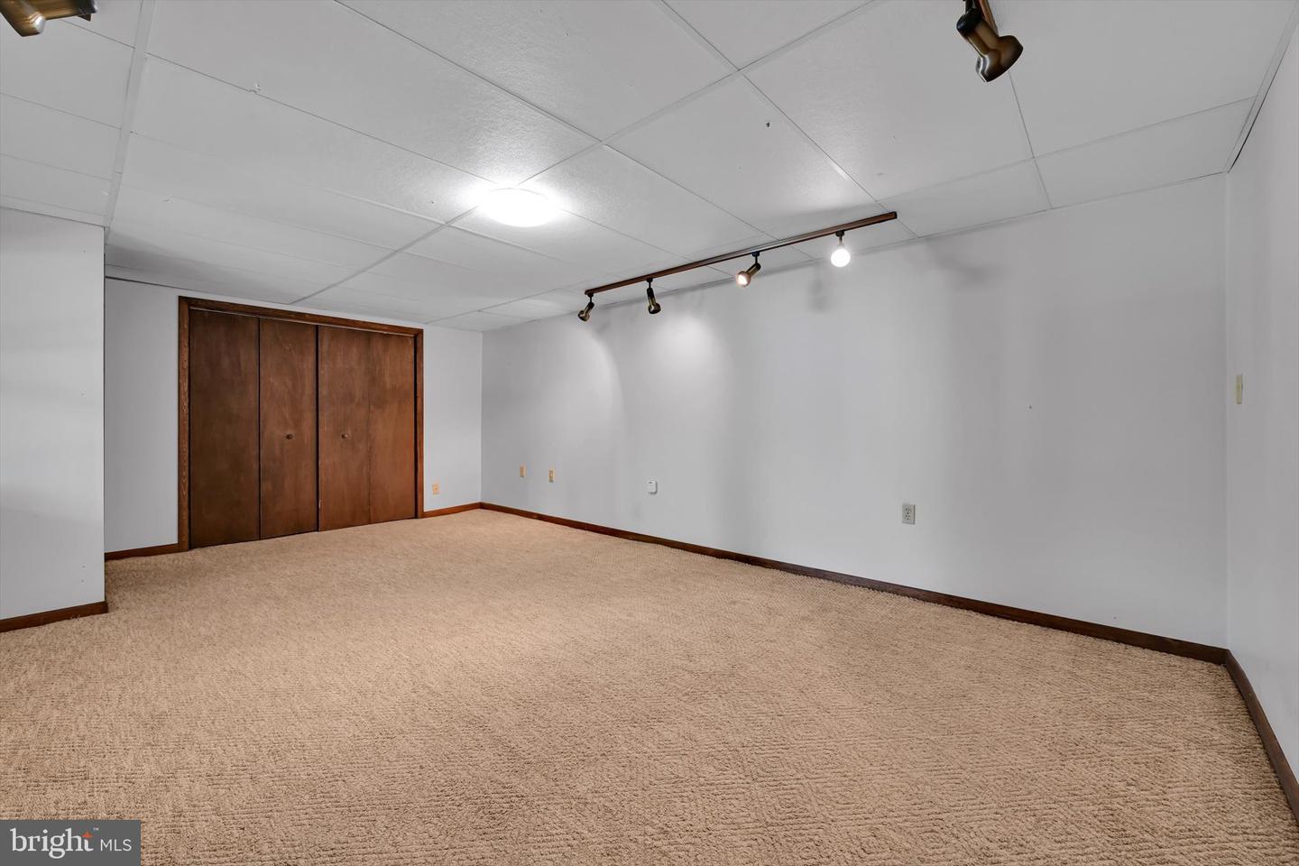654 Woodlawn Dr Property Photo 29